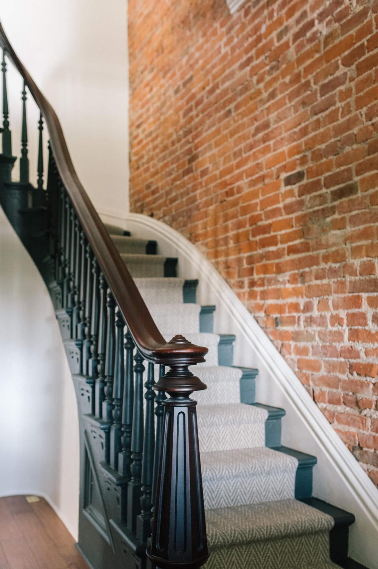 27 Monroe Ave, Columbus OH 43203-1857 exterior