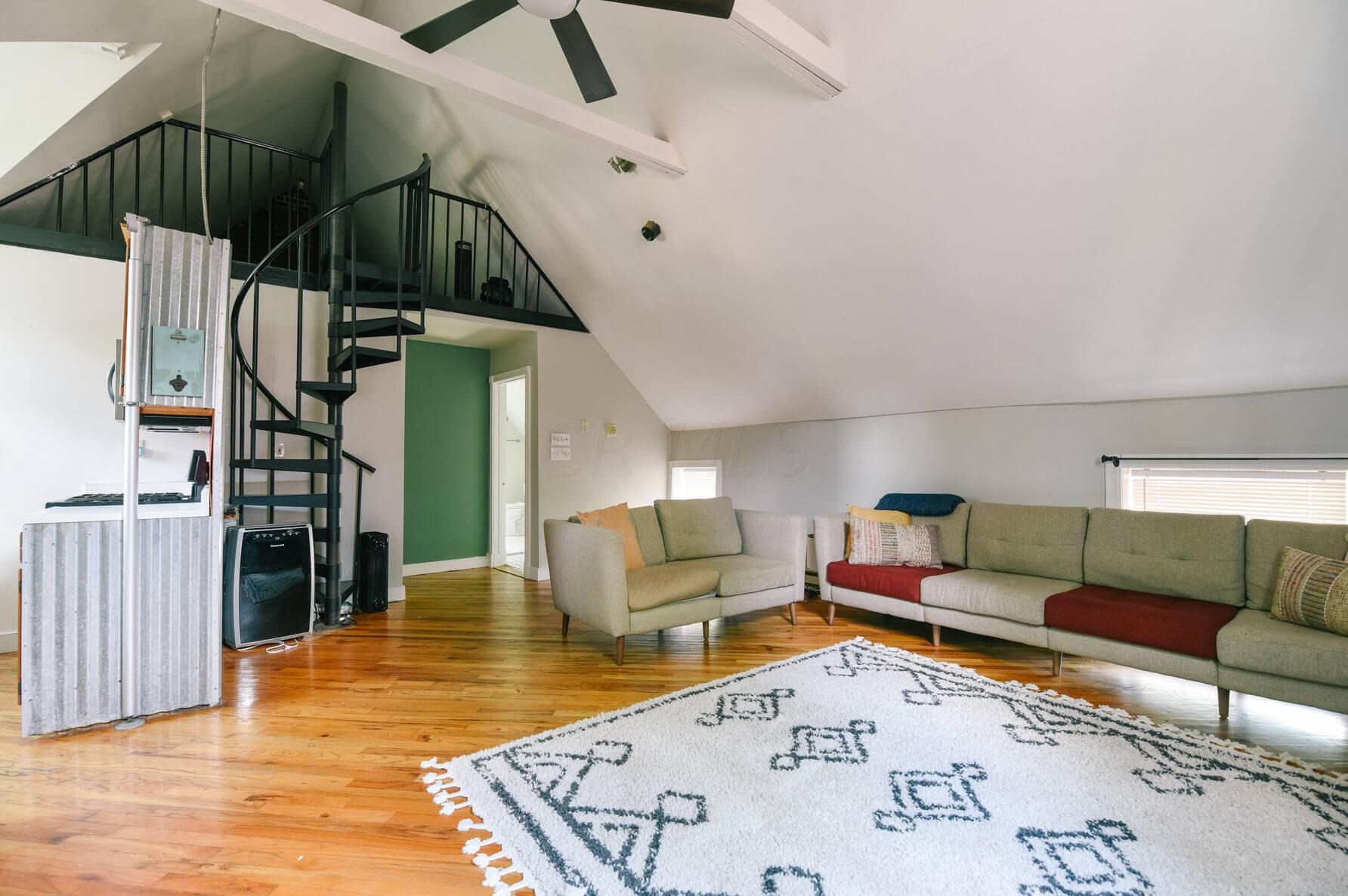 27 Monroe Ave, Columbus OH 43203-1857 exterior