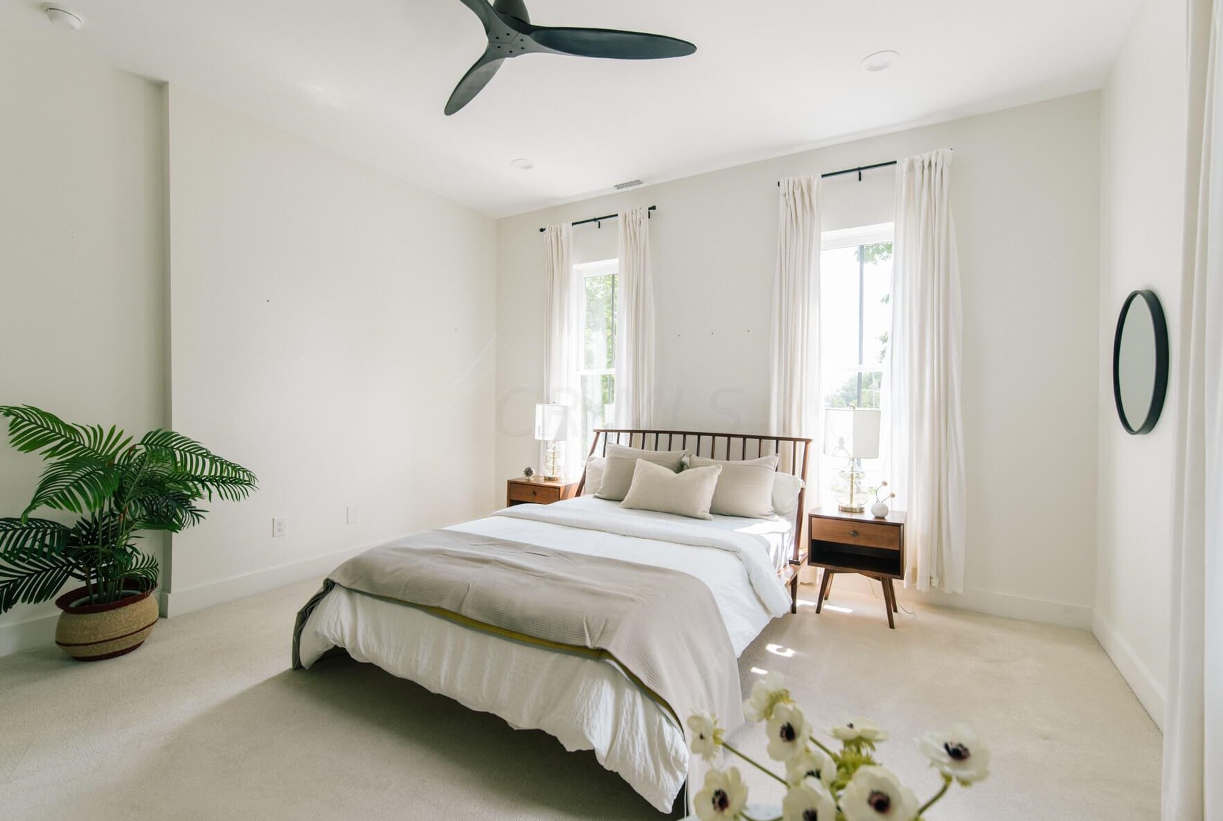 27 Monroe Ave, Columbus OH 43203-1857 exterior