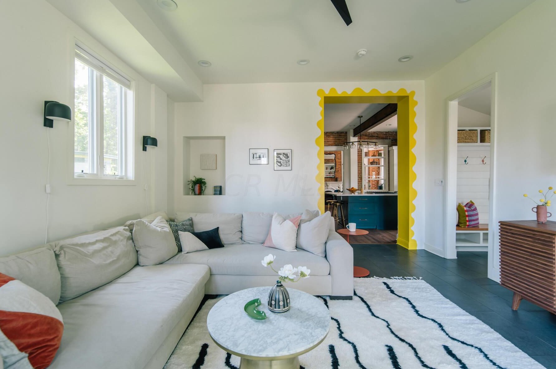 27 Monroe Ave, Columbus OH 43203-1857 exterior