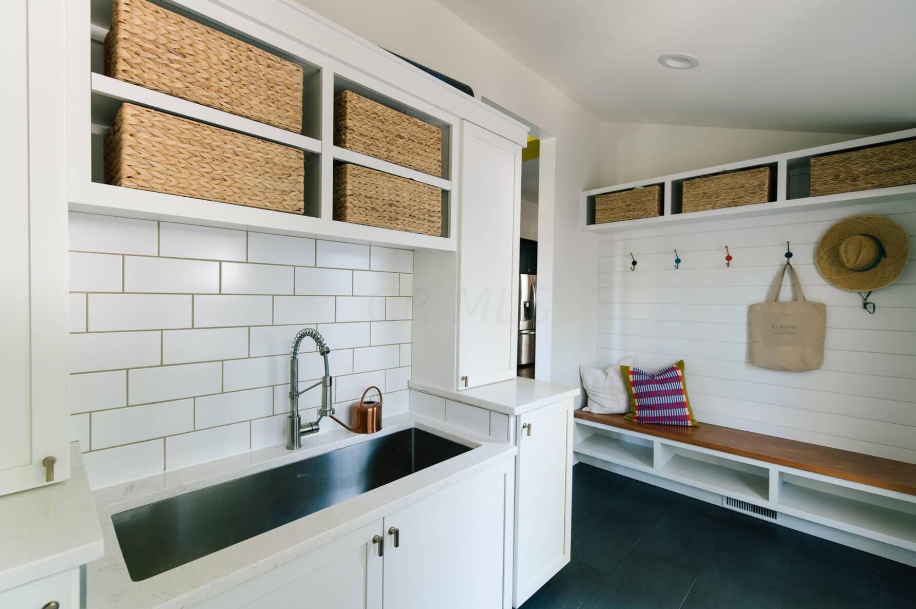 27 Monroe Ave, Columbus OH 43203-1857 exterior