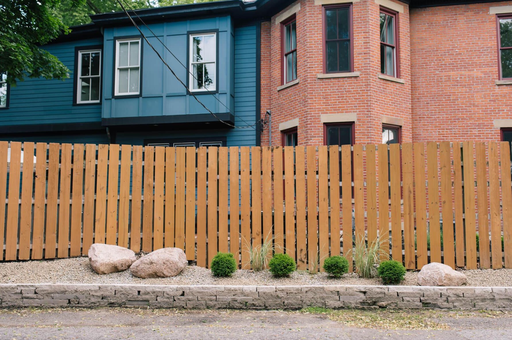 27 Monroe Ave, Columbus OH 43203-1857 exterior