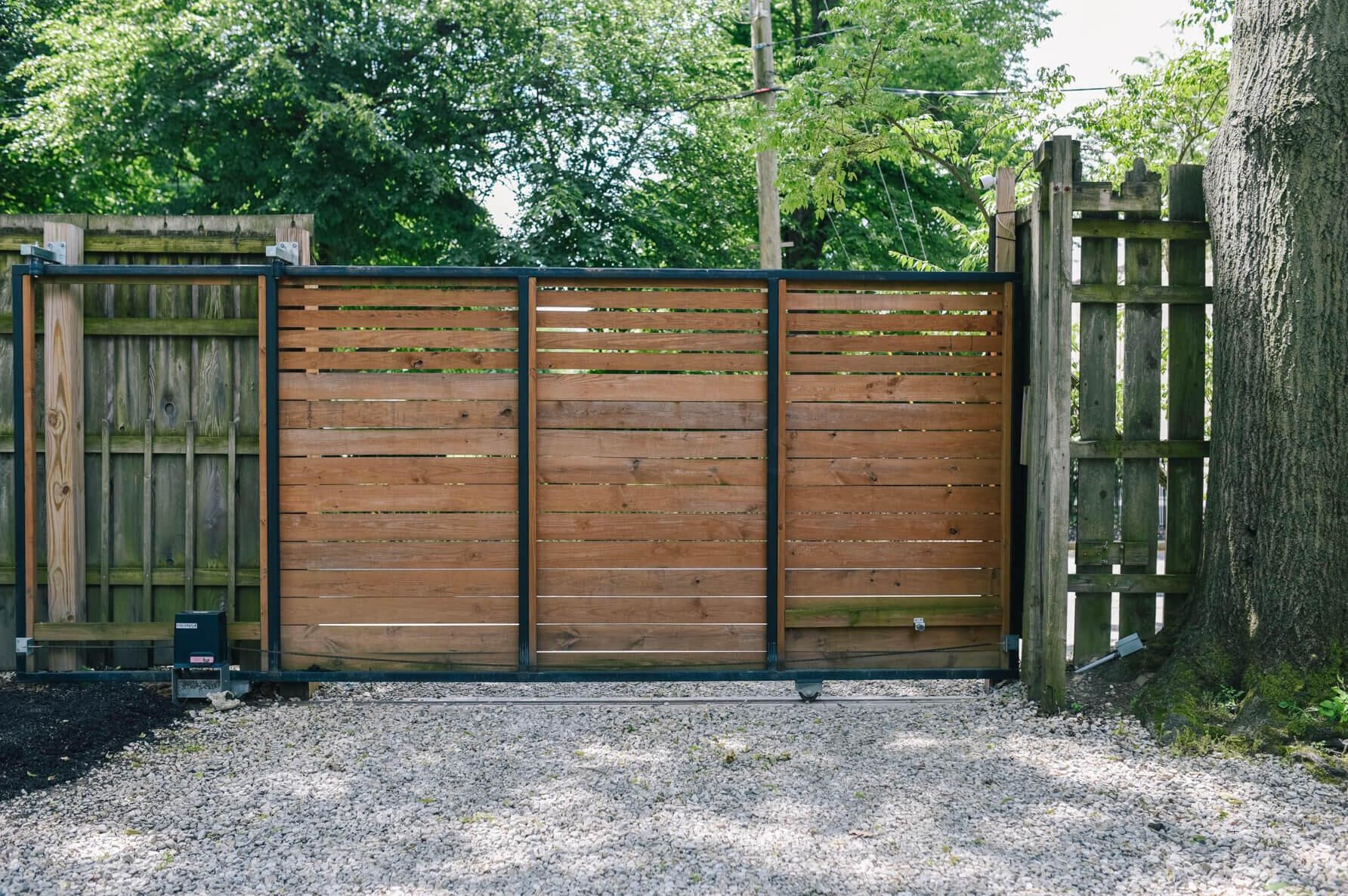 27 Monroe Ave, Columbus OH 43203-1857 exterior