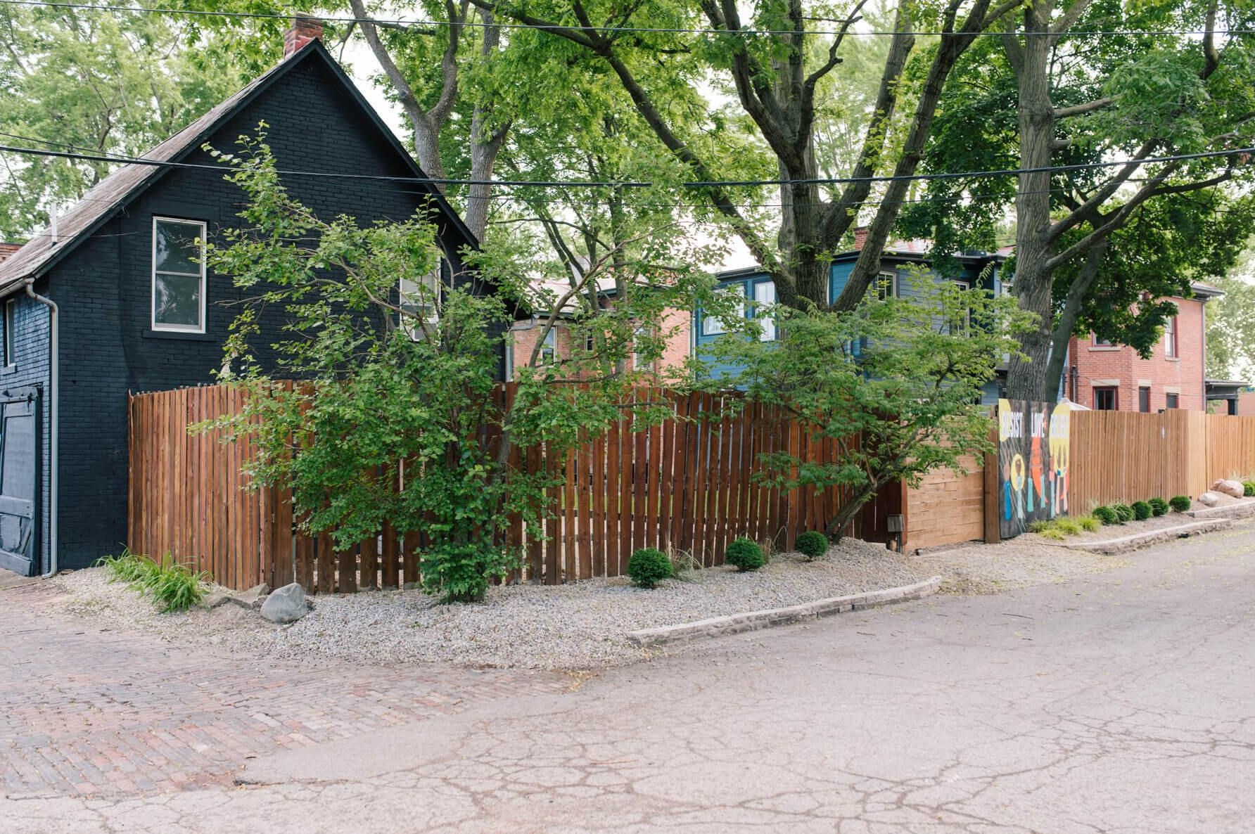 27 Monroe Ave, Columbus OH 43203-1857 exterior