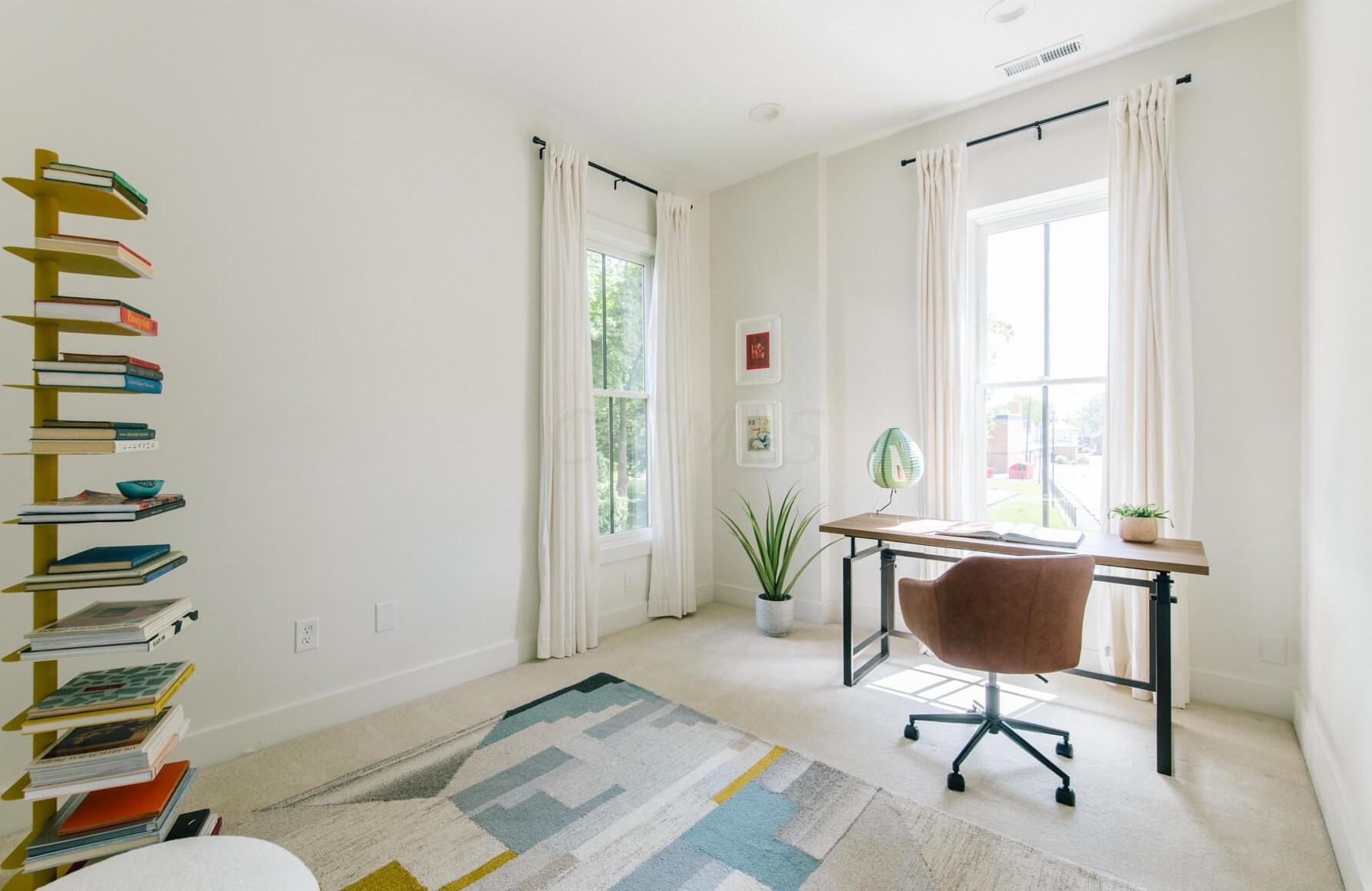 27 Monroe Ave, Columbus OH 43203-1857 exterior