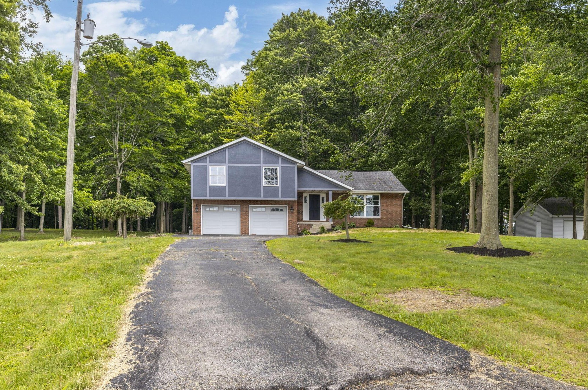 6870 Lake Rd, Pleasantville, OH 43148-9762