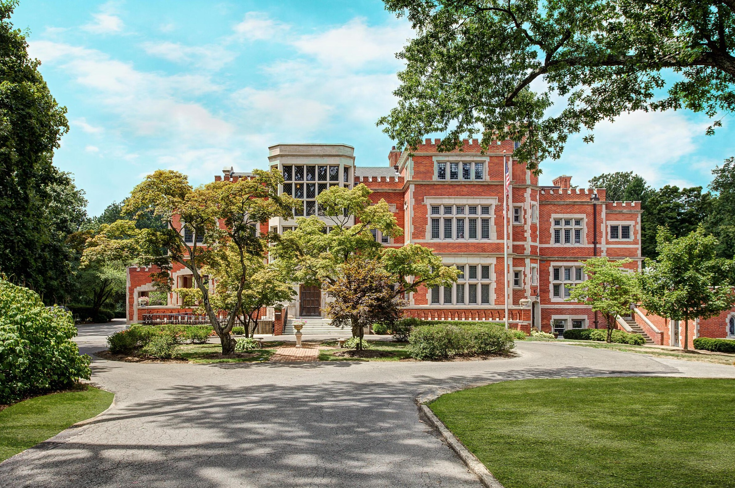 97 Roosevelt Ave, Columbus OH 43209-1160 exterior