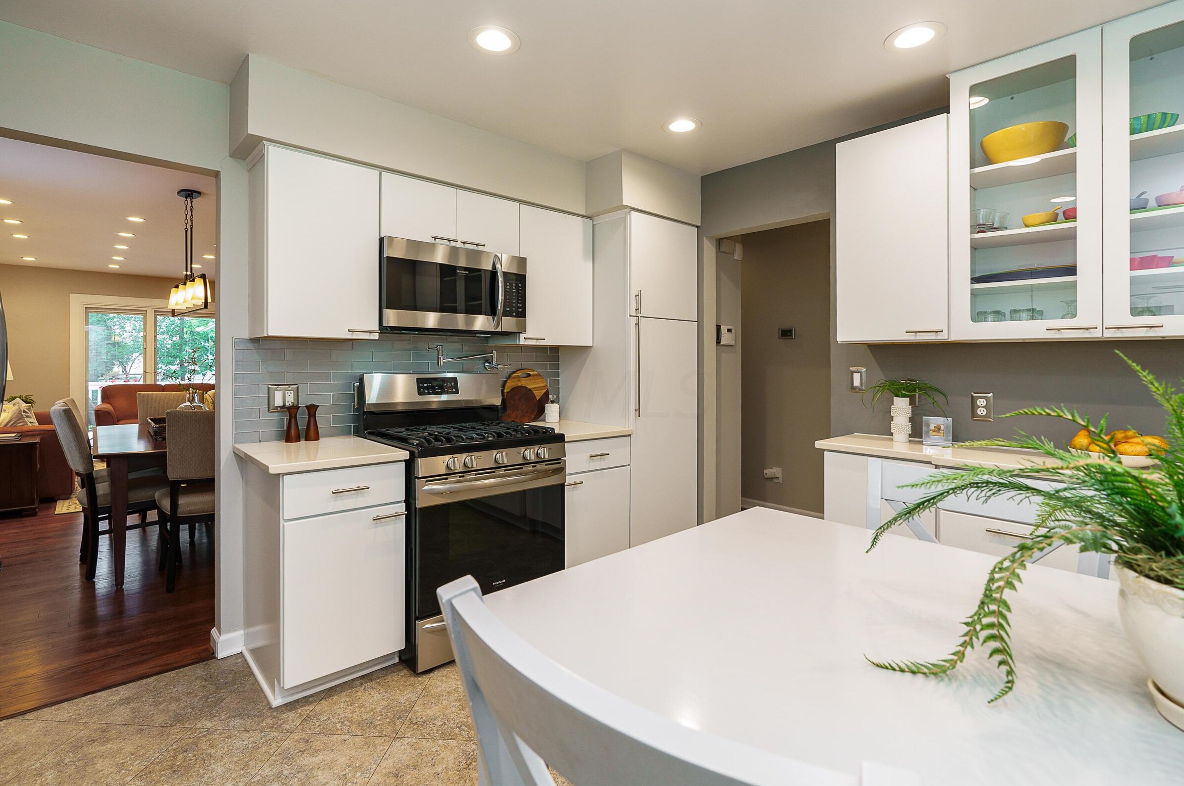 97 Roosevelt Ave, Columbus OH 43209-1160 exterior