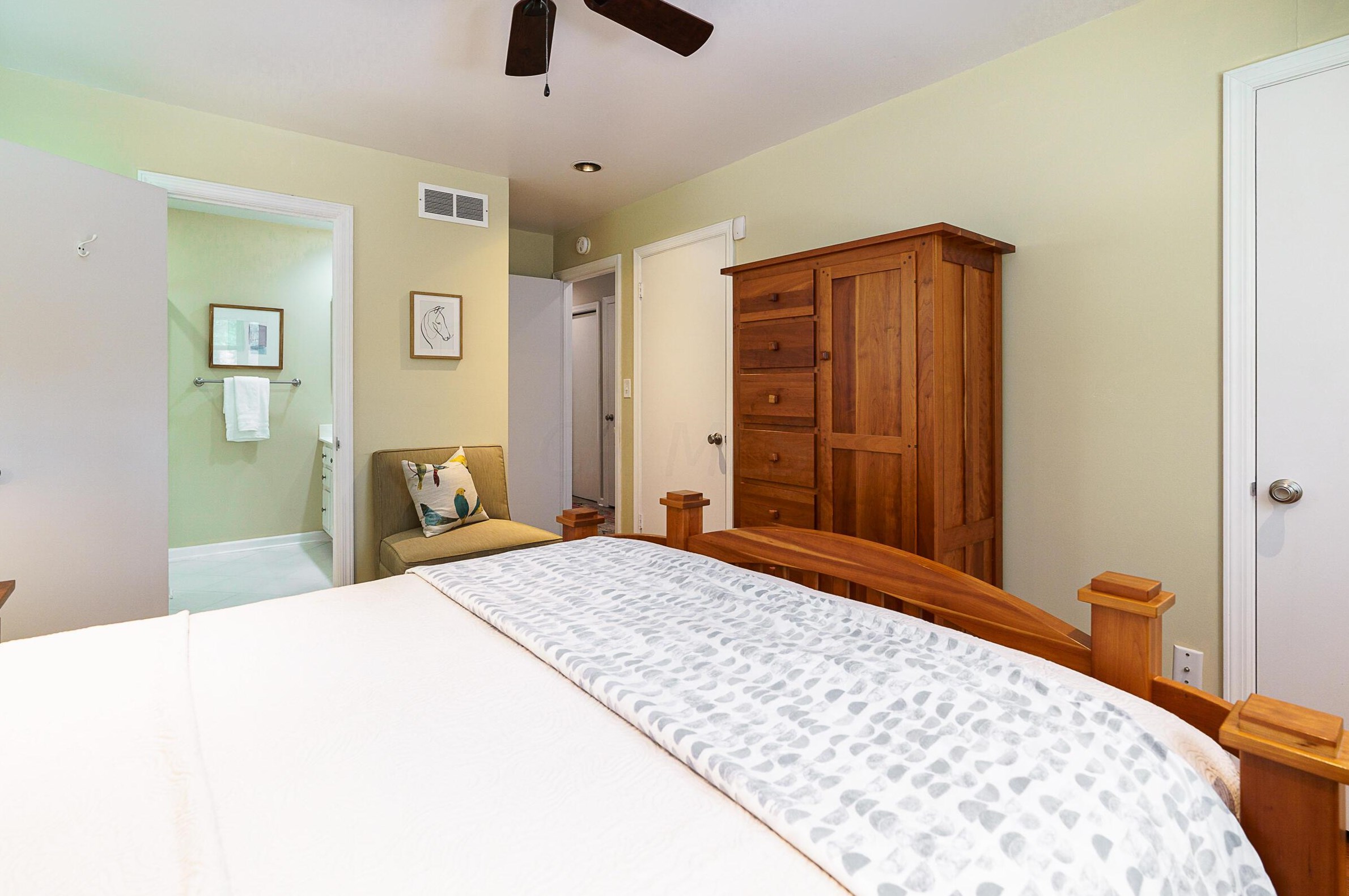 97 Roosevelt Ave, Columbus OH 43209-1160 exterior