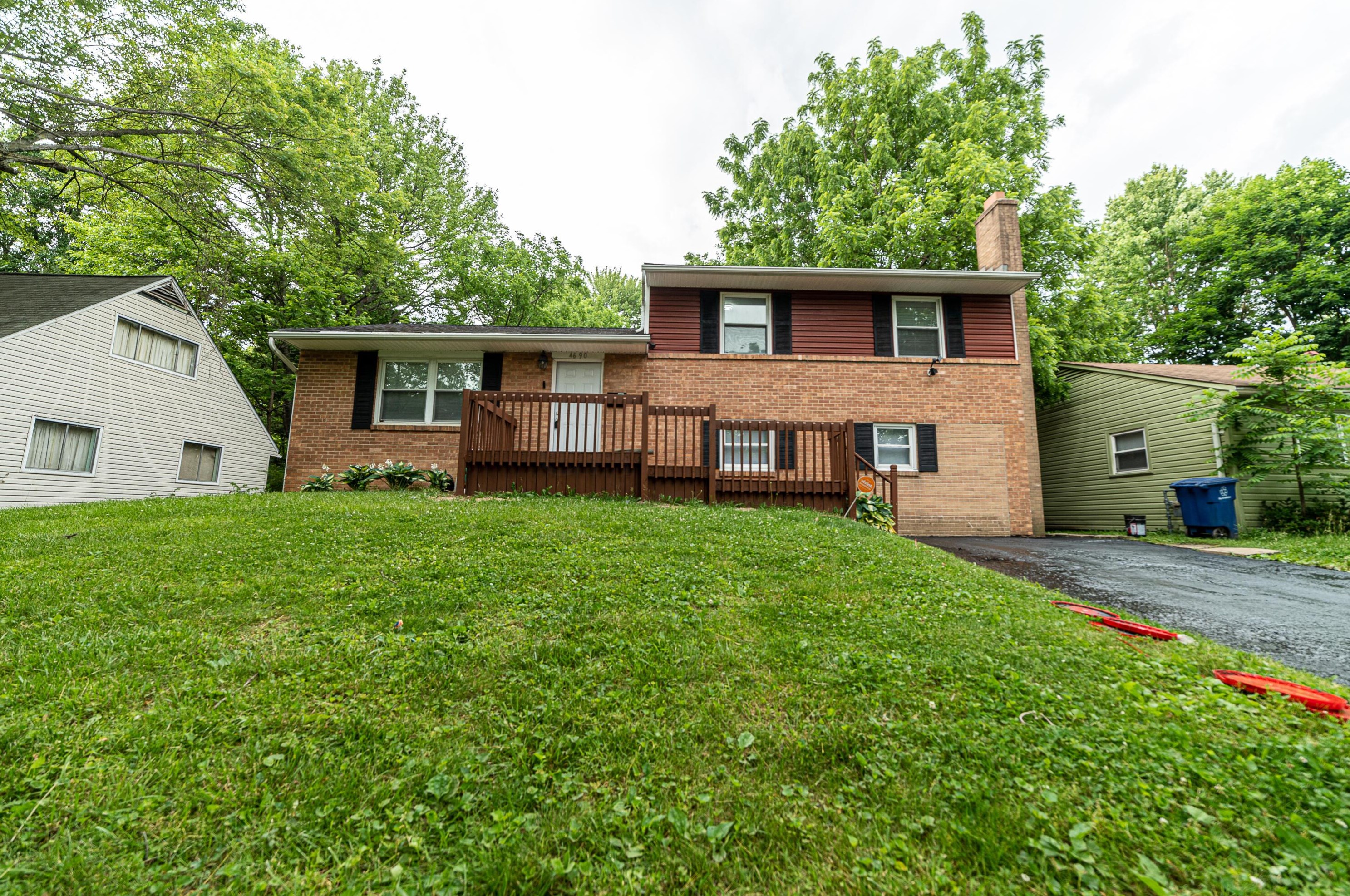 4690 Dundee Ave, Columbus, OH 43227-2588