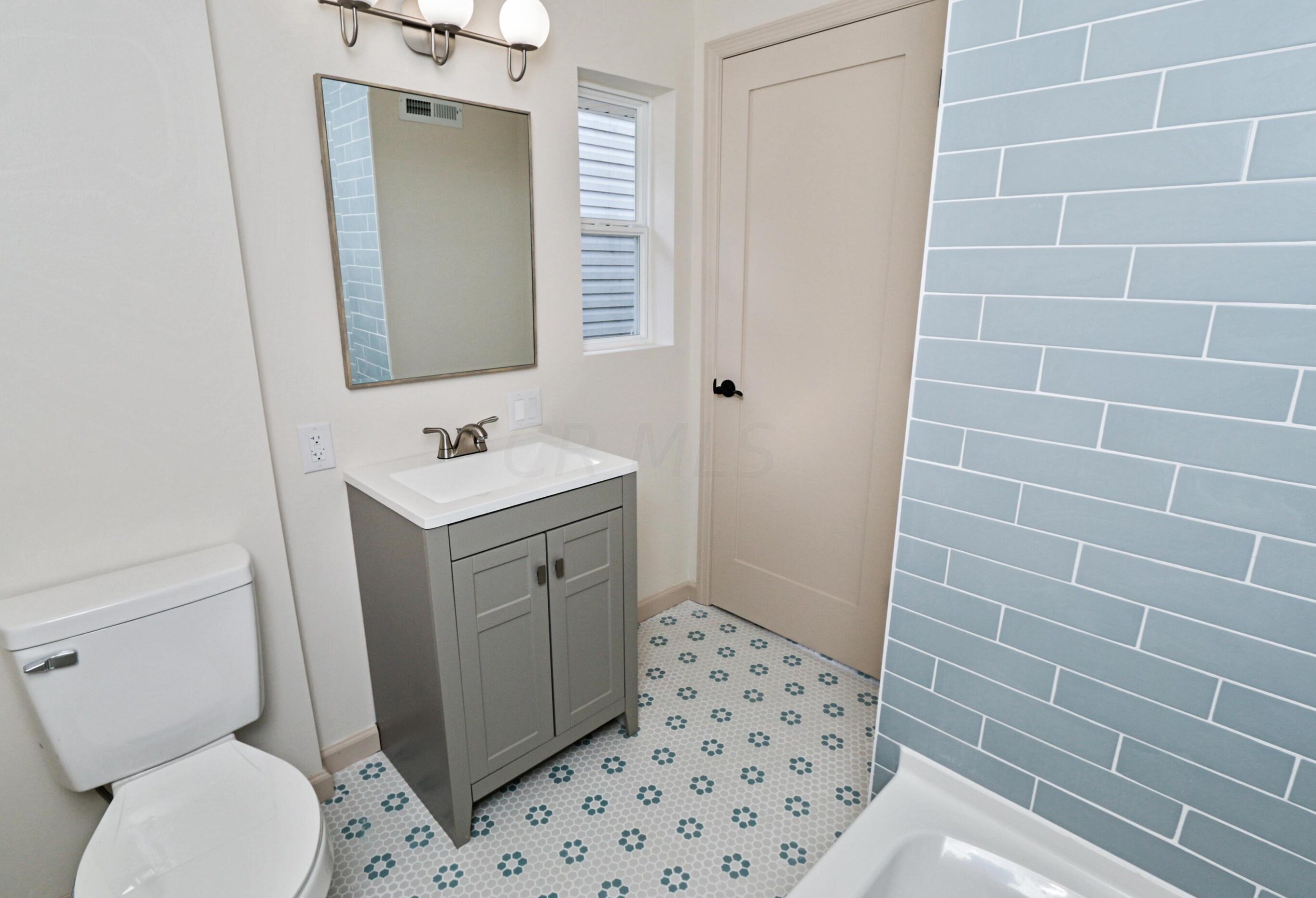 1124 Oakwood Ave, Columbus OH  43206-3116 exterior