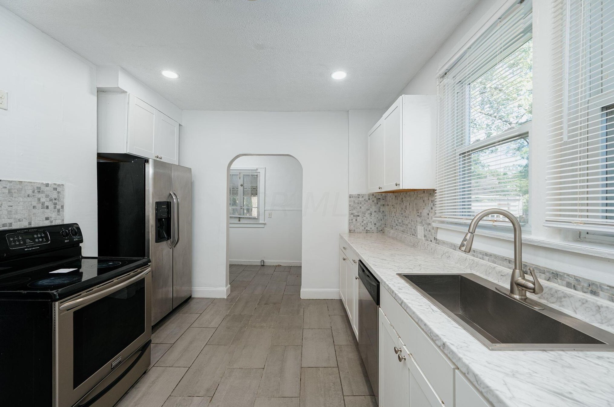 329 Warren Ave, Columbus OH  43204-3058 exterior