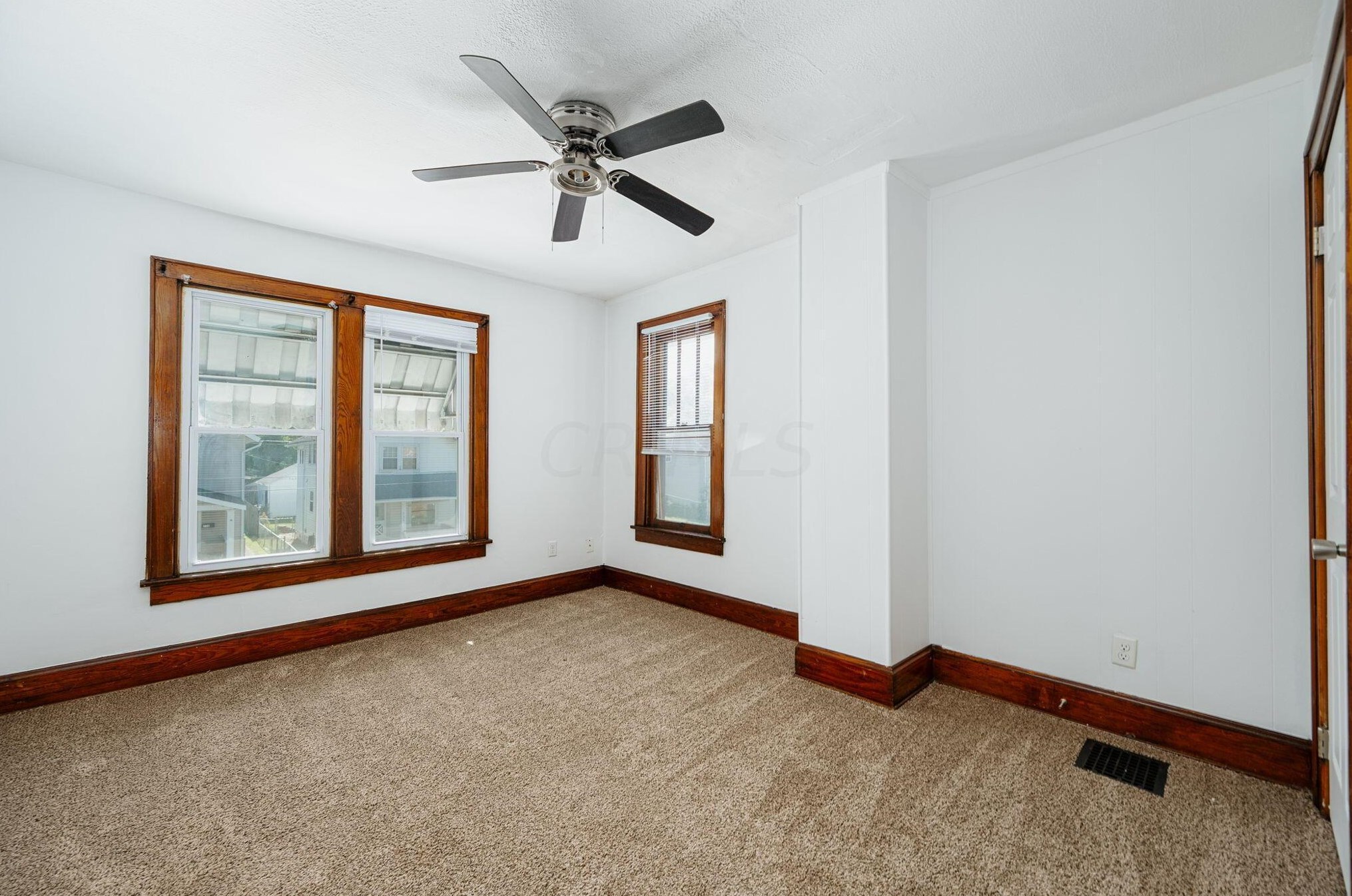 329 Warren Ave, Columbus OH  43204-3058 exterior