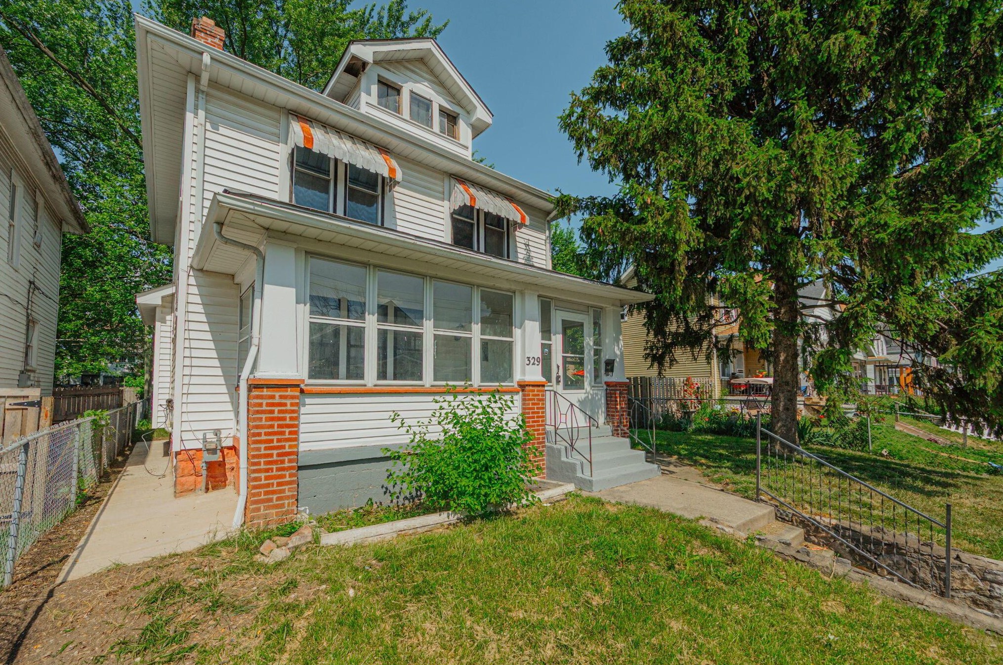 329 Warren Ave, Columbus, OH 43204-3057