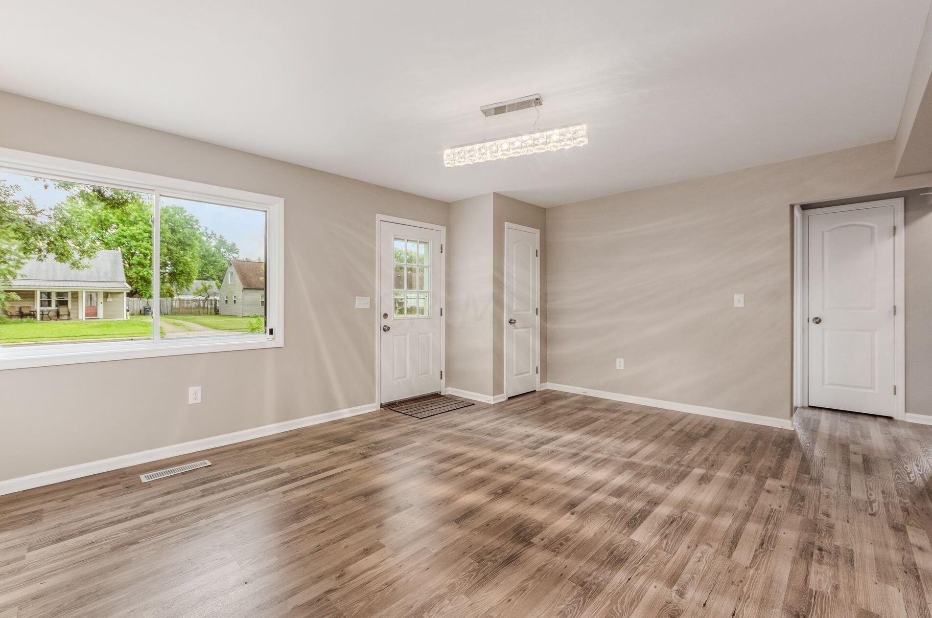 941 Exeter Rd, Columbus OH 43213-2422 exterior