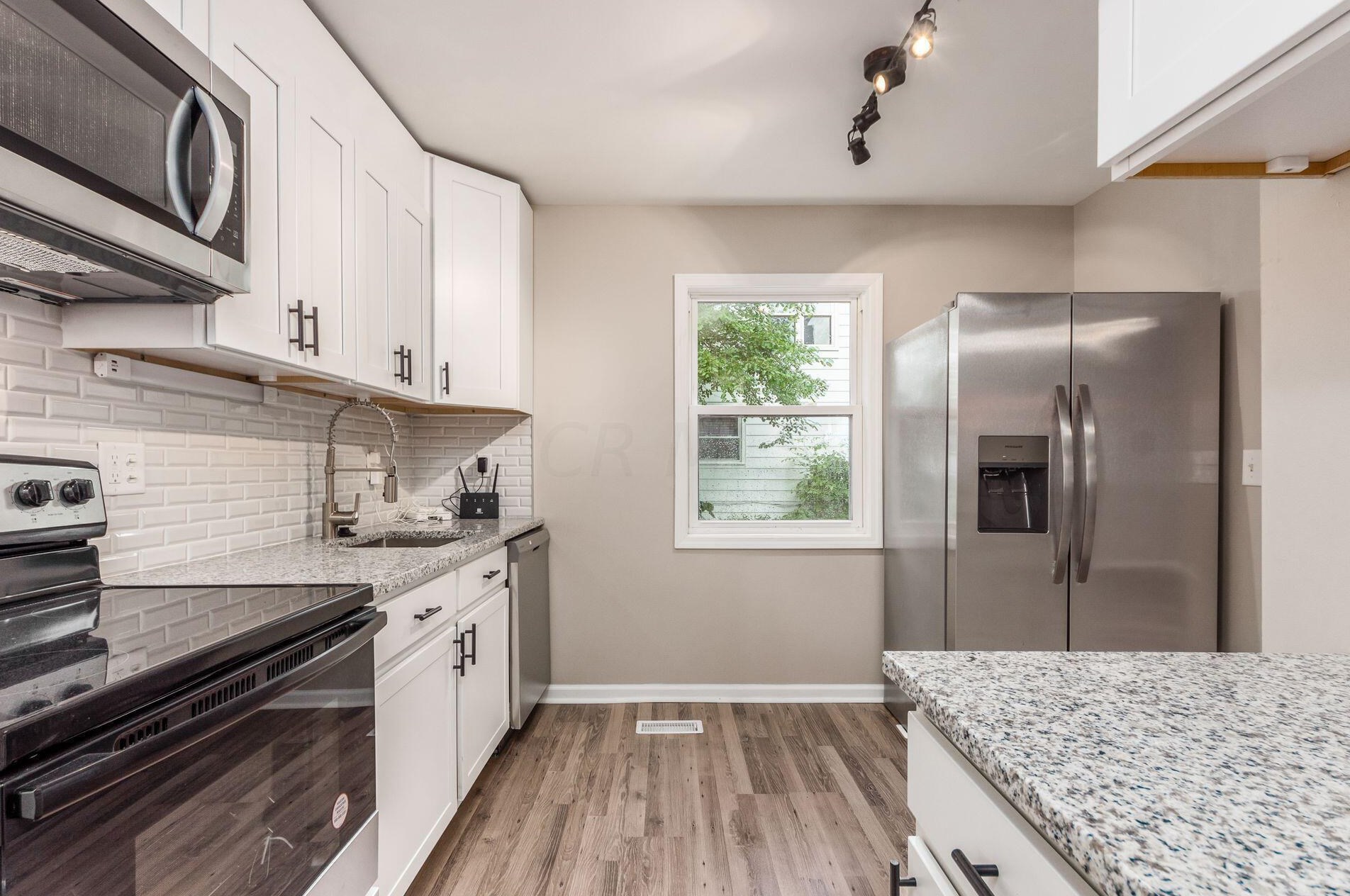 941 Exeter Rd, Columbus OH 43213-2422 exterior