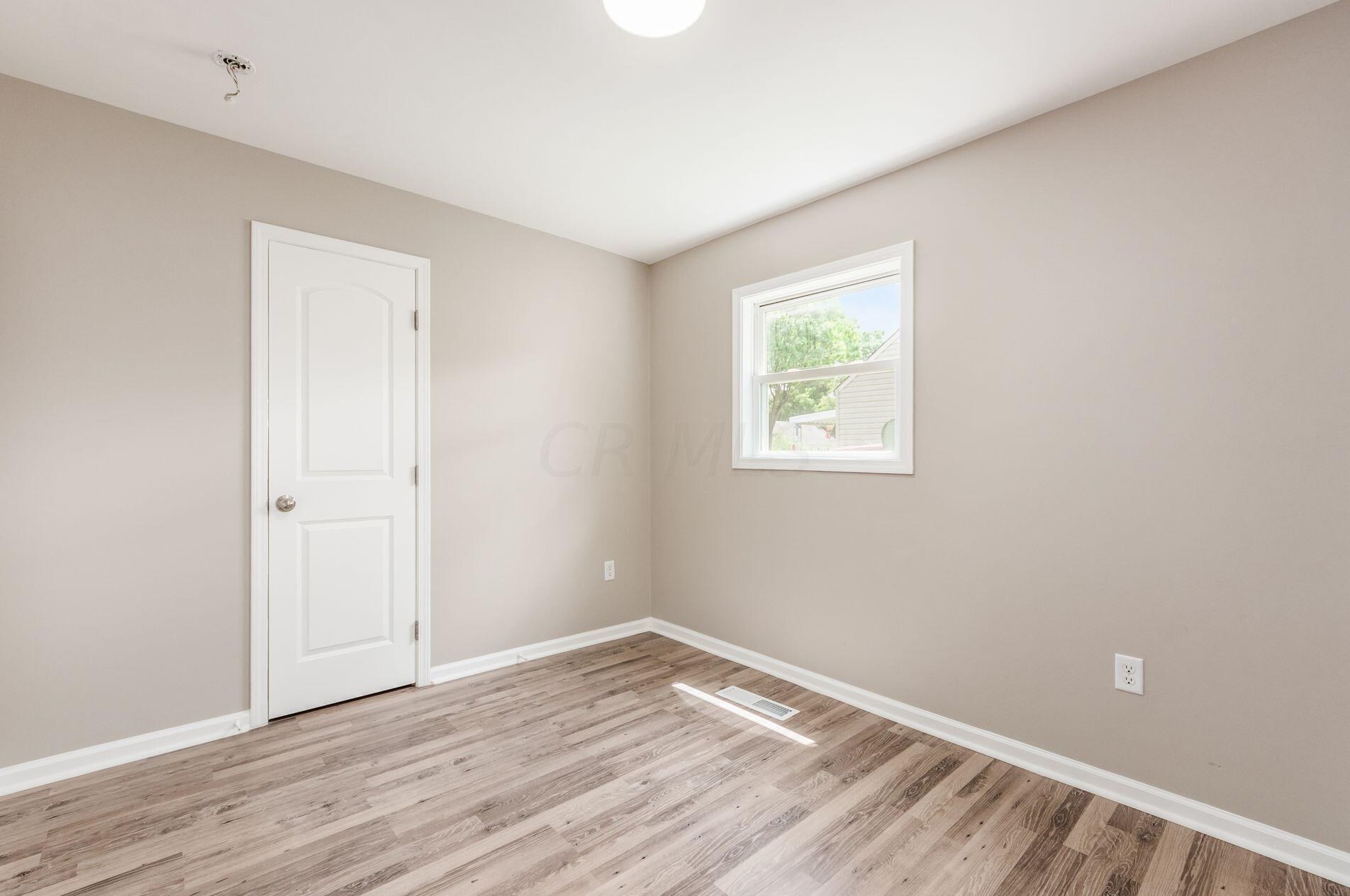 941 Exeter Rd, Columbus OH 43213-2422 exterior