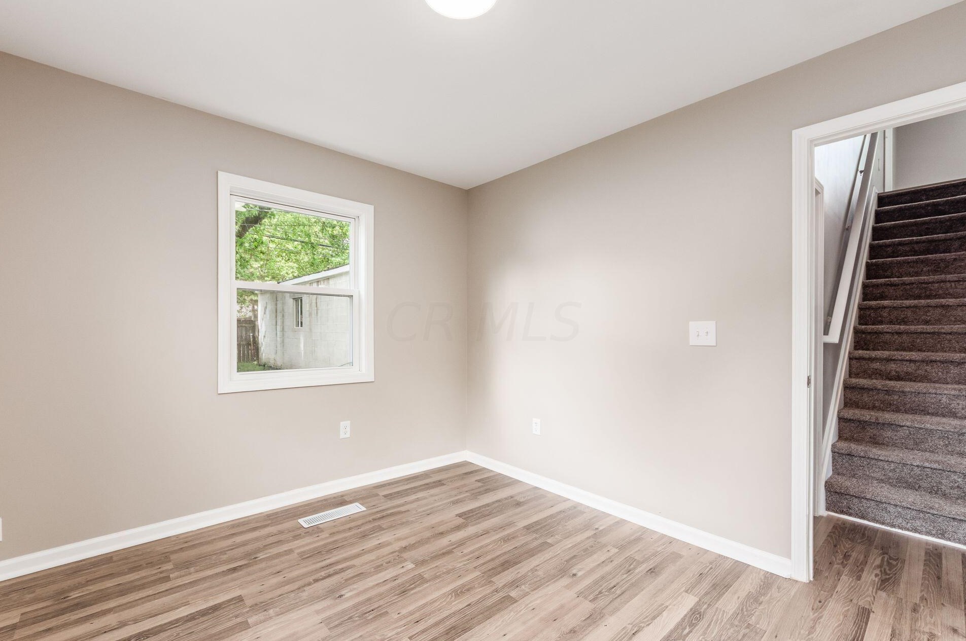 941 Exeter Rd, Columbus OH 43213-2422 exterior