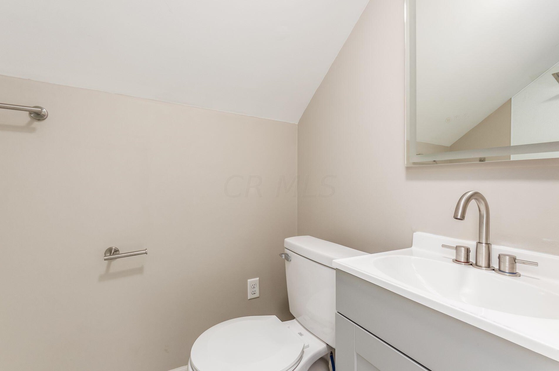 941 Exeter Rd, Columbus OH 43213-2422 exterior