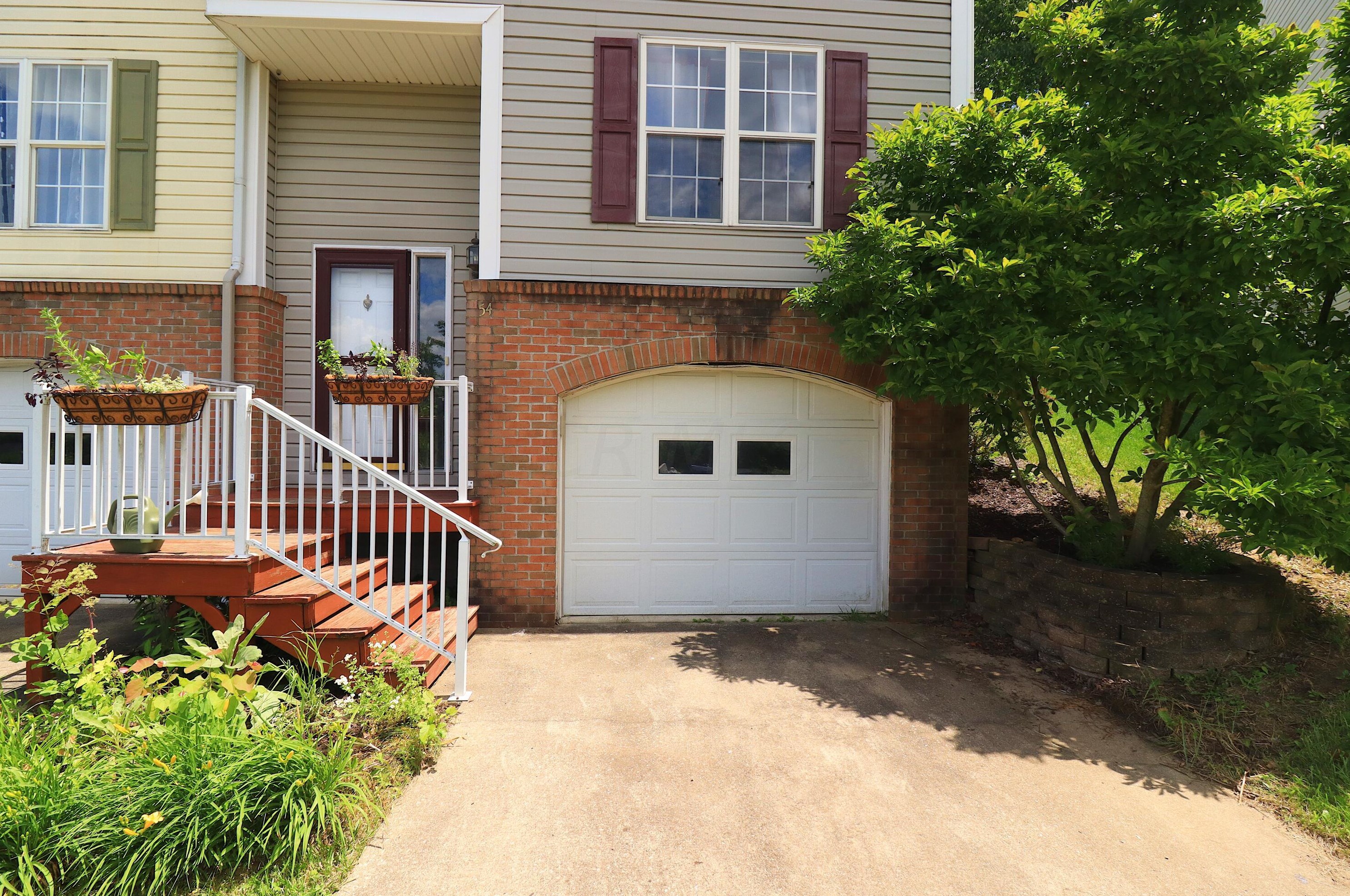 54 Westfield Pl, Shade, OH 45701
