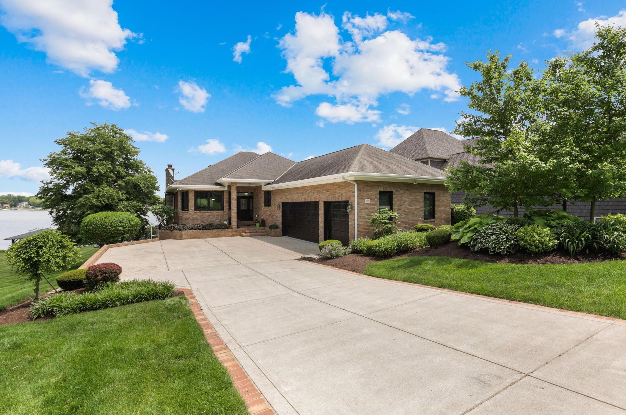 1255 Chickasaw Dr, London, OH 43140
