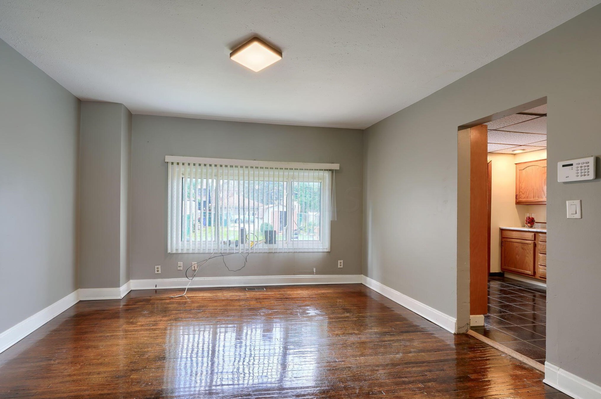 1155 Champion Ave, Columbus OH  43206-3025 exterior