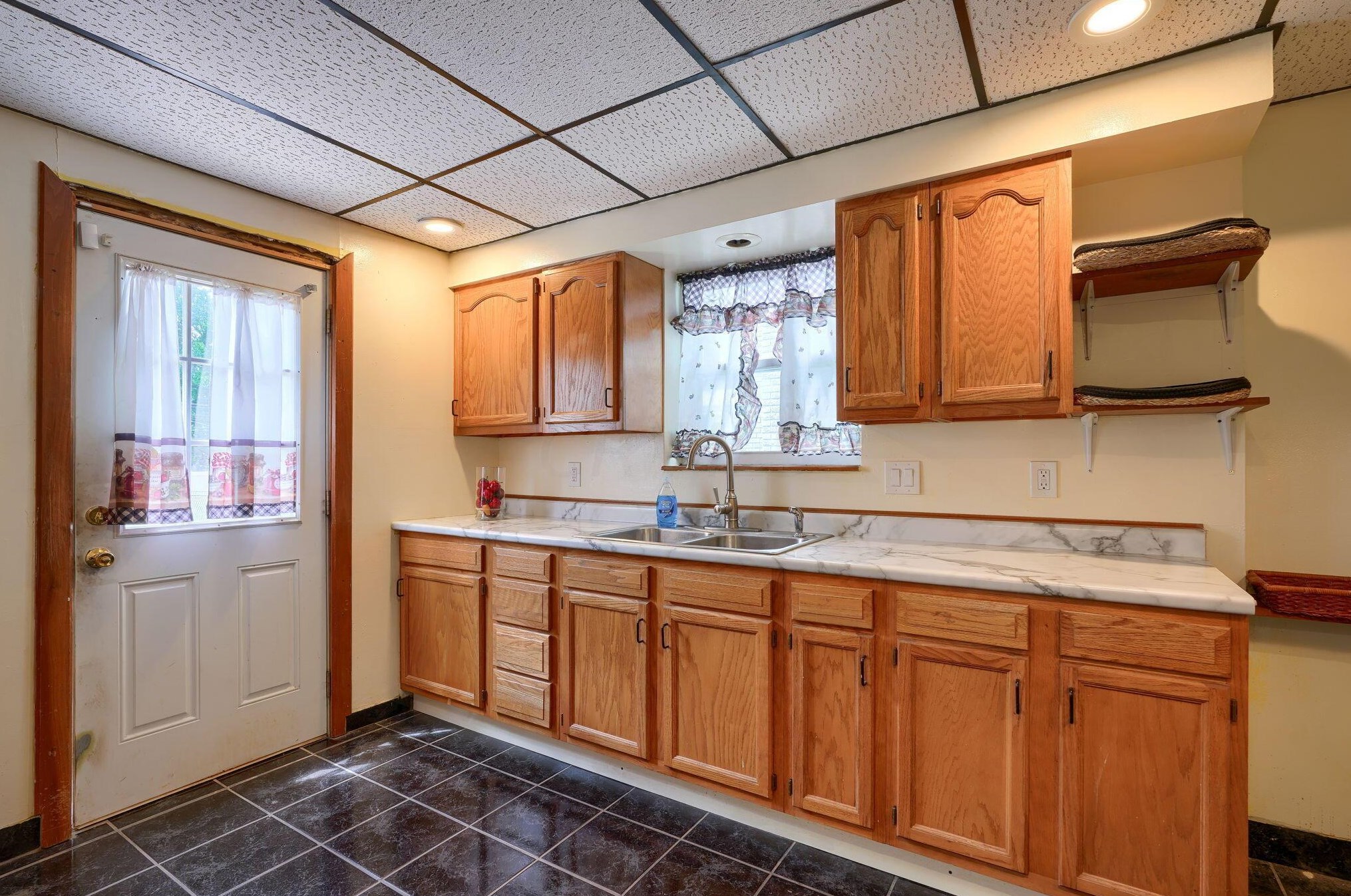 1155 Champion Ave, Columbus OH  43206-3025 exterior