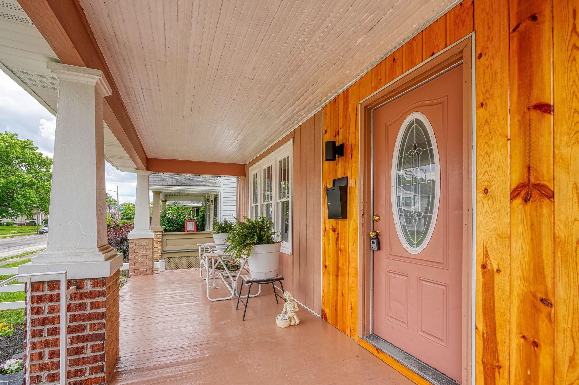 1155 Champion Ave, Columbus OH  43206-3025 exterior