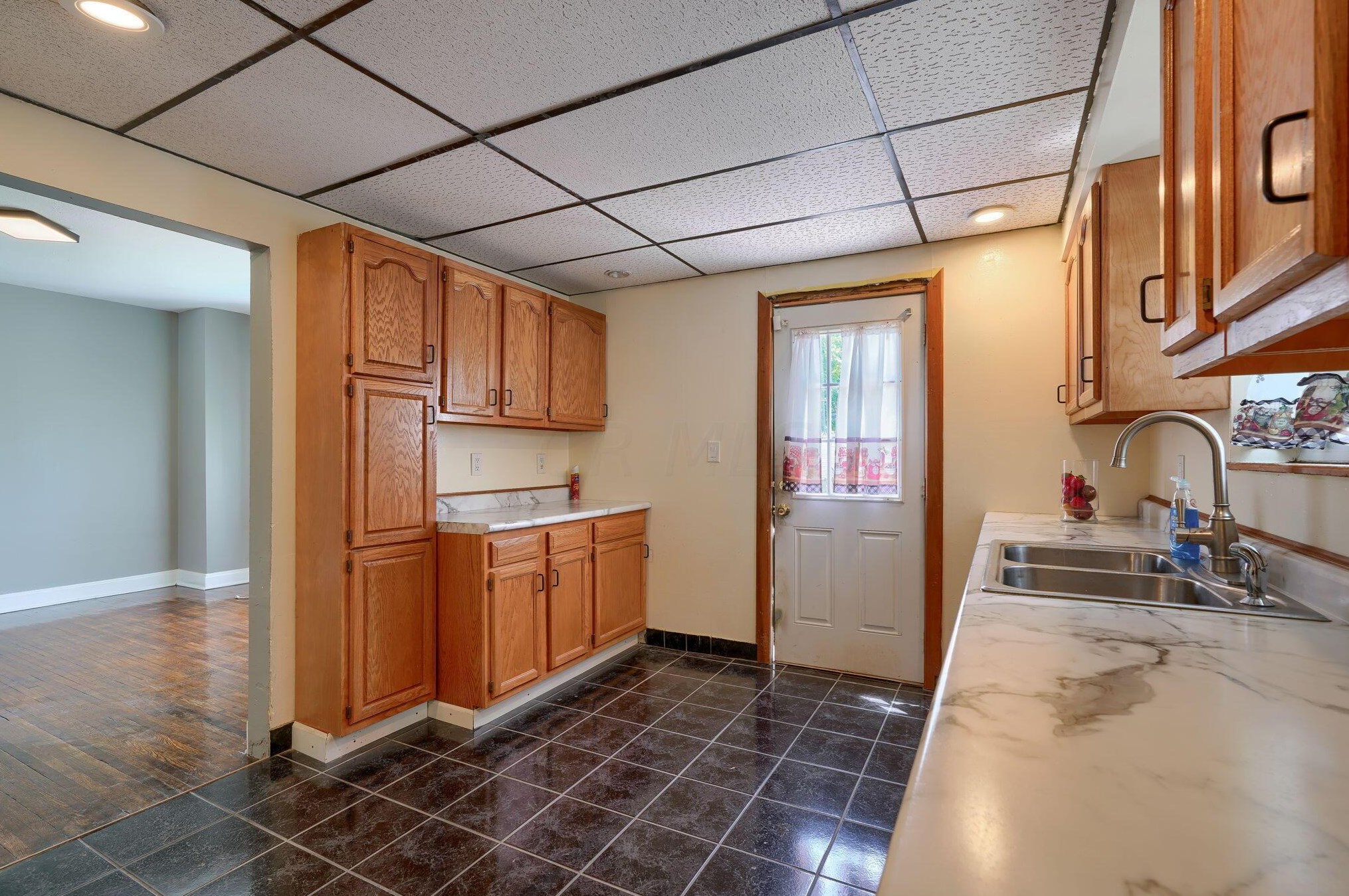 1155 Champion Ave, Columbus OH  43206-3025 exterior