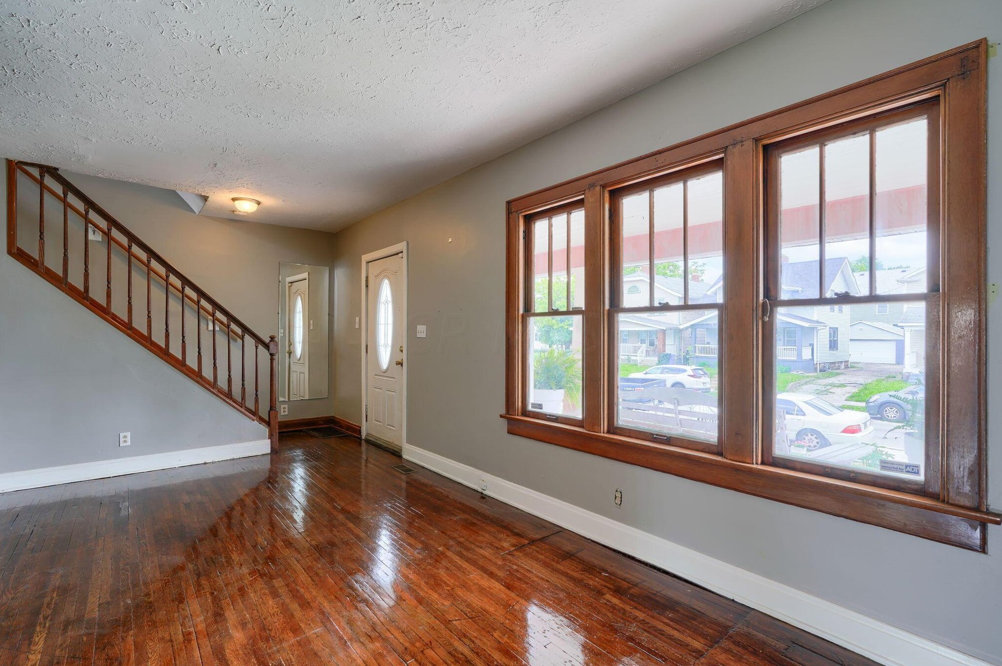 1155 Champion Ave, Columbus OH  43206-3025 exterior