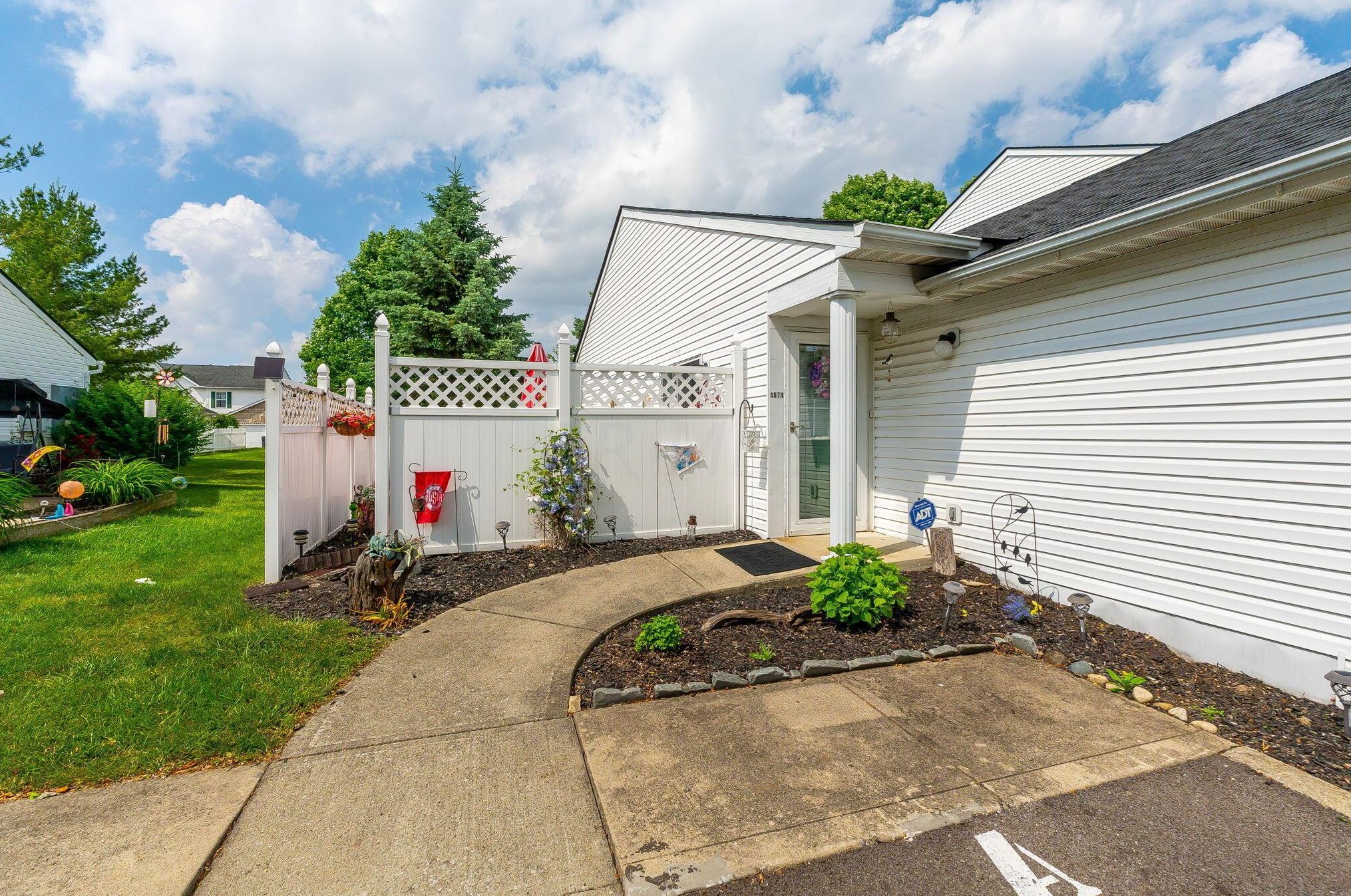 4674 Athalia Dr, Columbus, OH 43228-6498