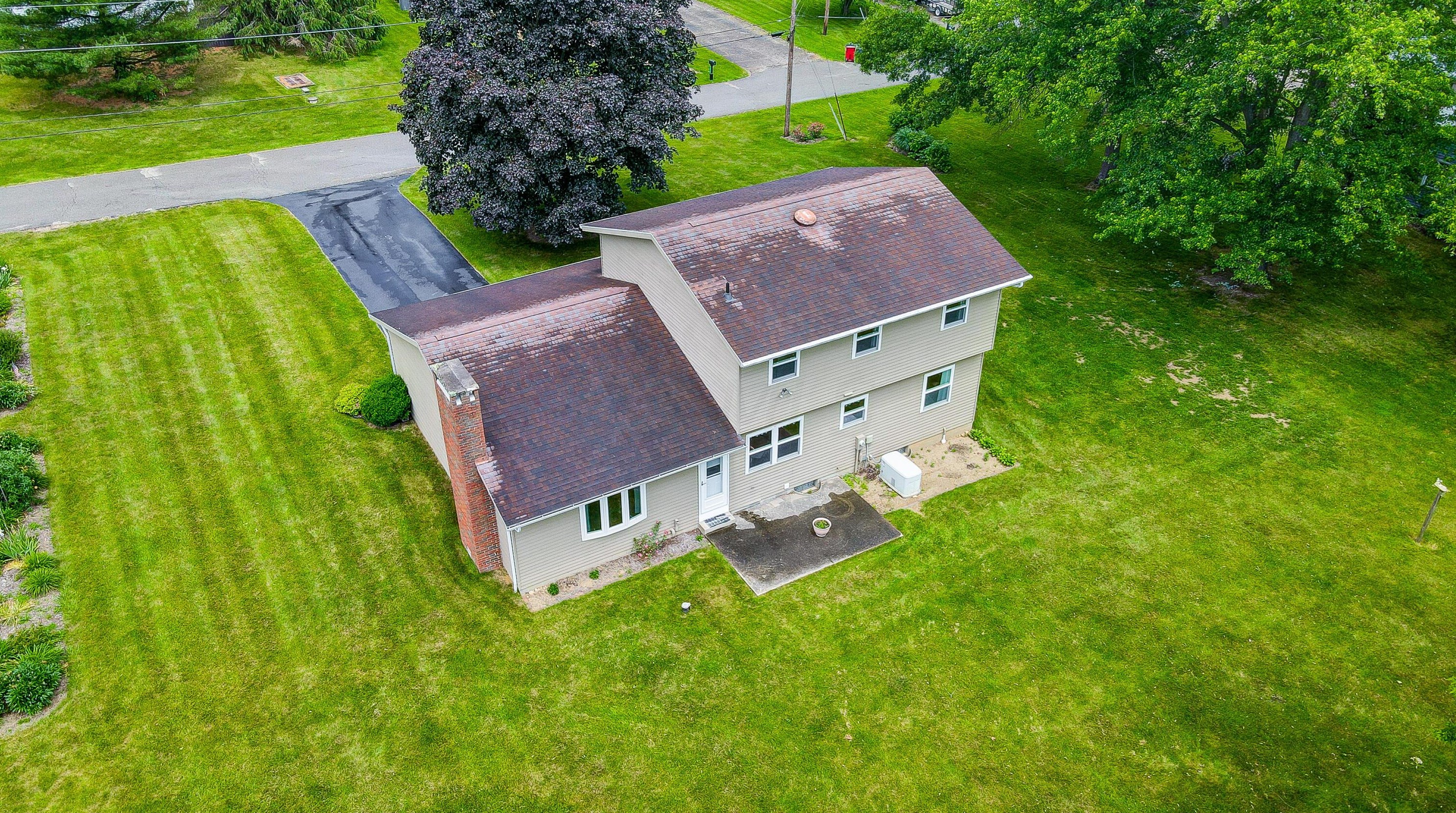 60 Amberly Dr, Granville, OH 43023