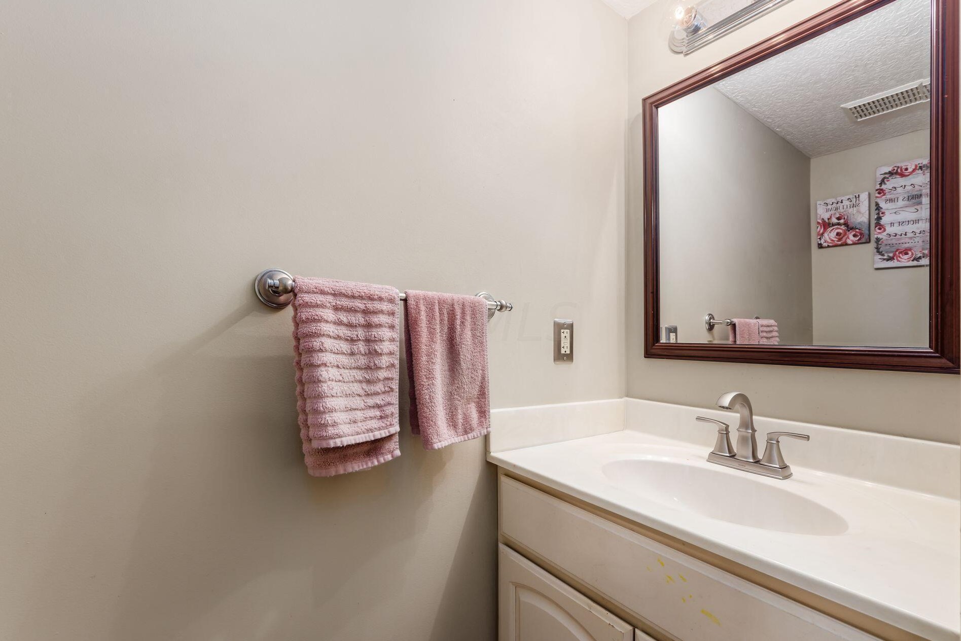 7664 Eagle Crk Dr, Pickerington OH  43147-9515 exterior
