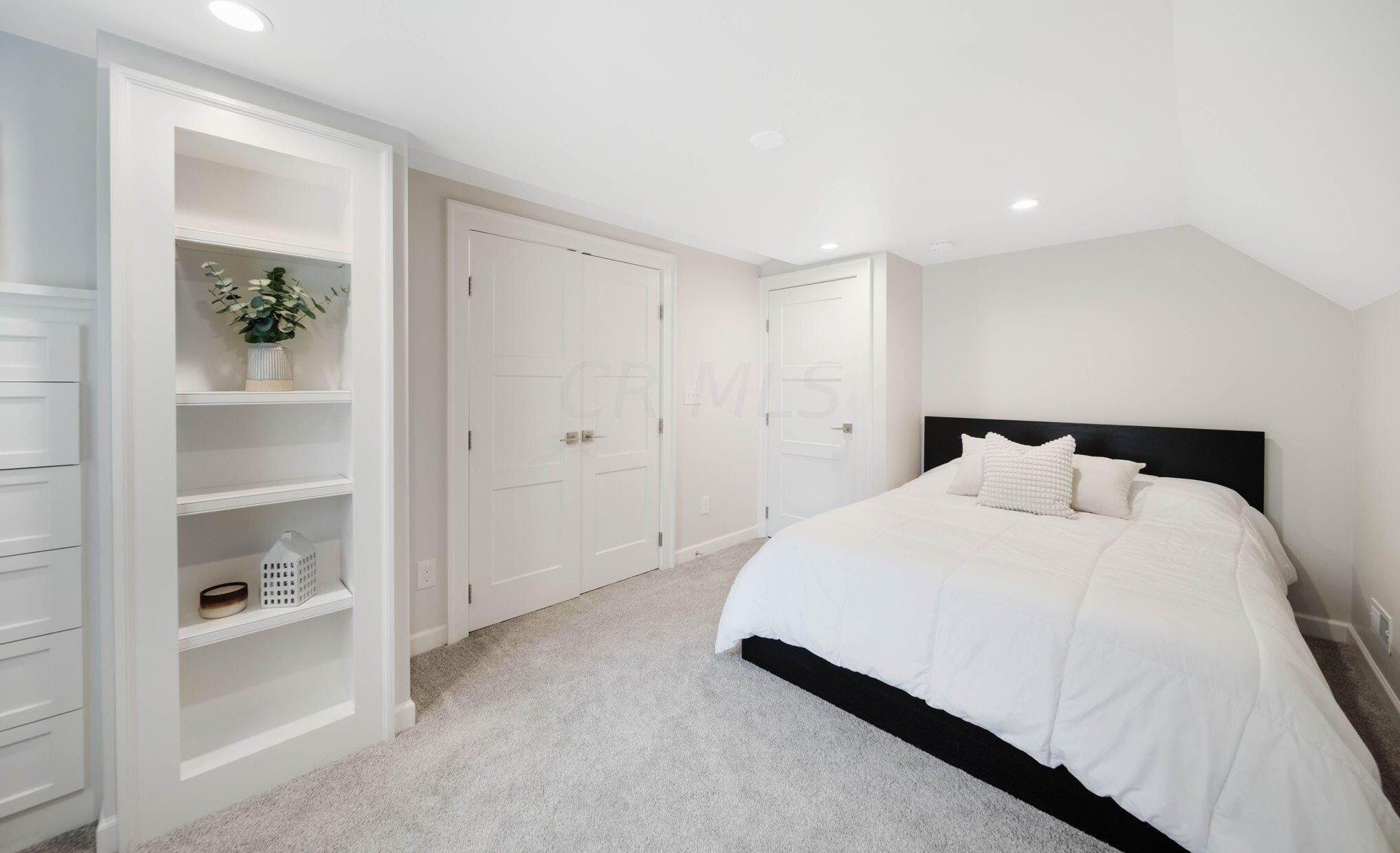 2621 Wickliffe Rd, Columbus OH 43221-1838 exterior