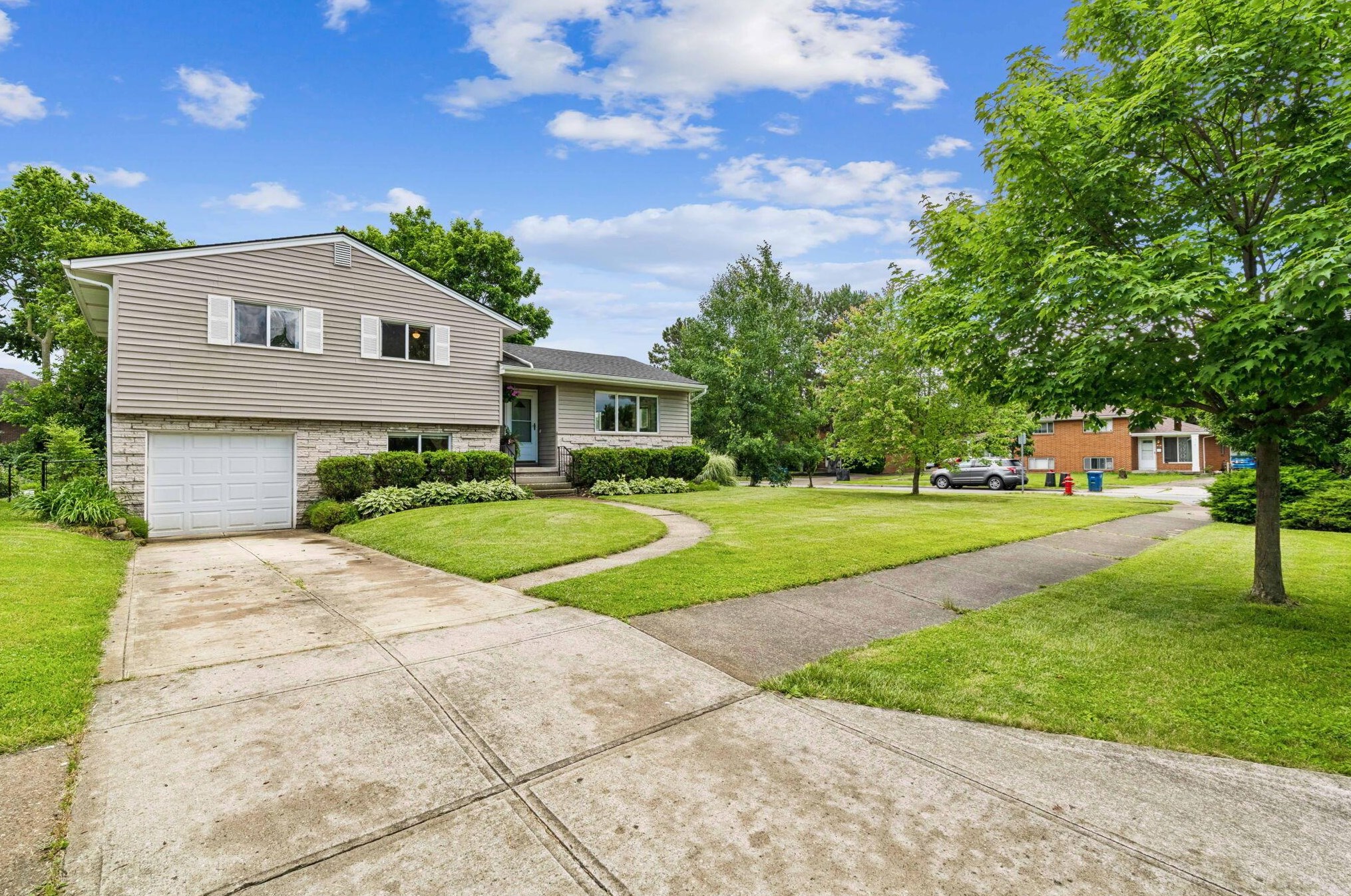 49 Daleview Dr, Westerville, OH 43081