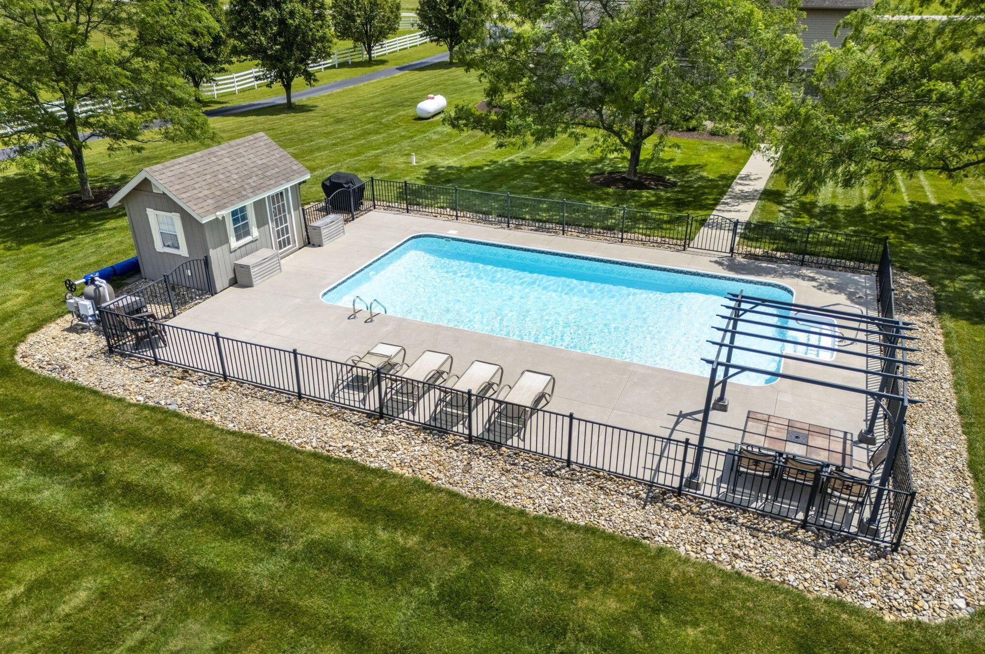 14501 Walnut Crk, Ashville OH  43103-9351 exterior
