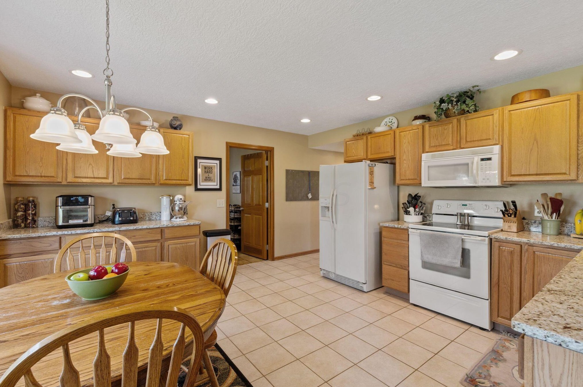14501 Walnut Crk, Ashville OH  43103-9351 exterior