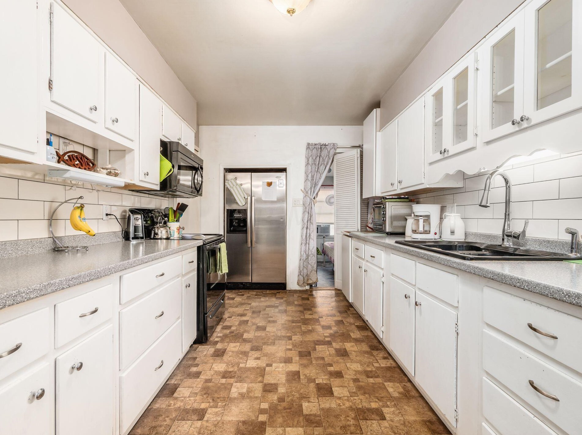 333 Buena Vis Ave, Columbus OH 43228-1189 exterior