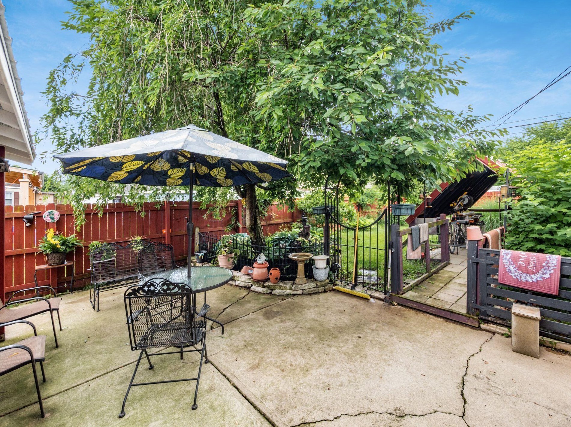 333 Buena Vis Ave, Columbus OH 43228-1189 exterior