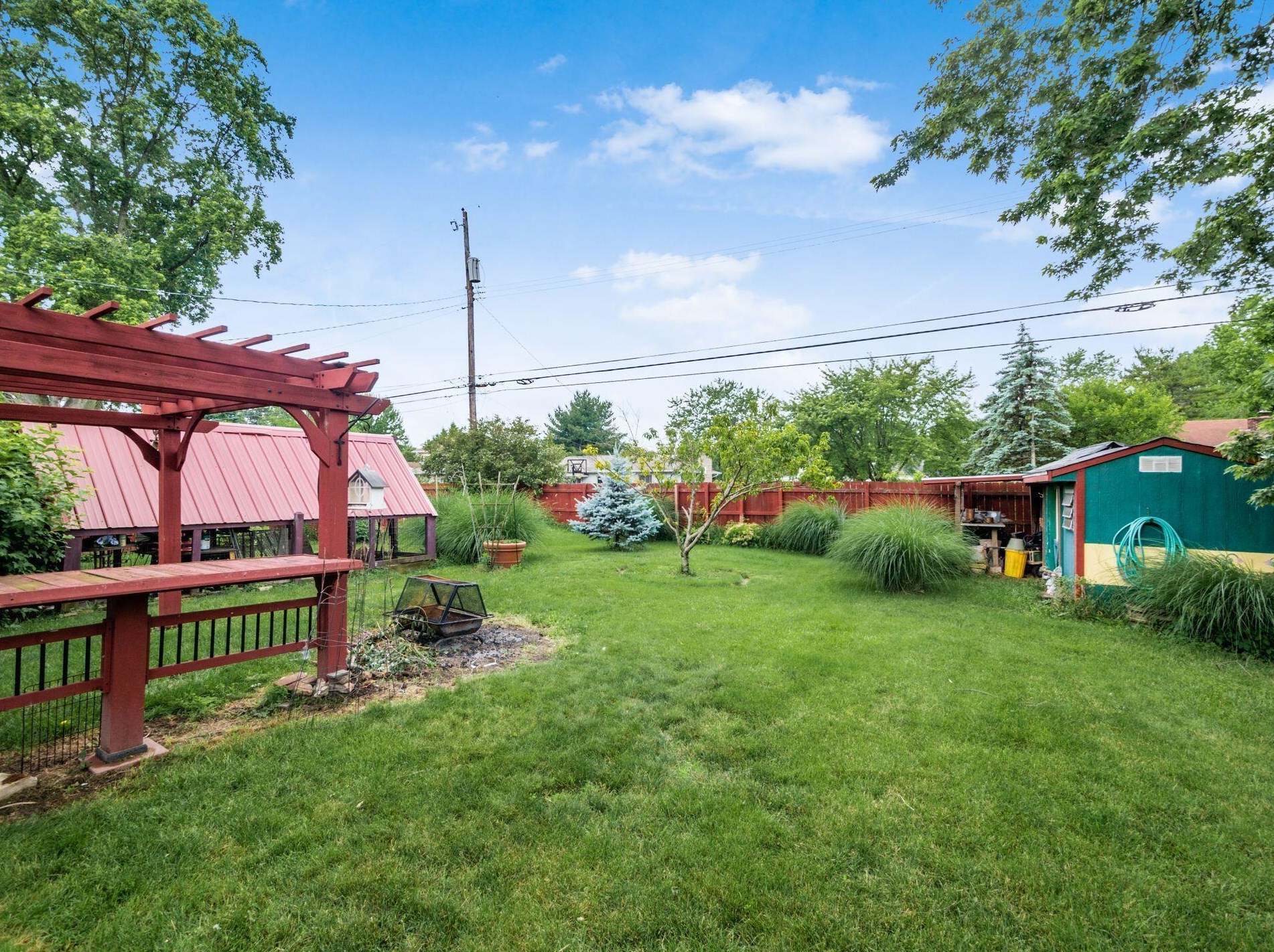 333 Buena Vis Ave, Columbus OH 43228-1189 exterior