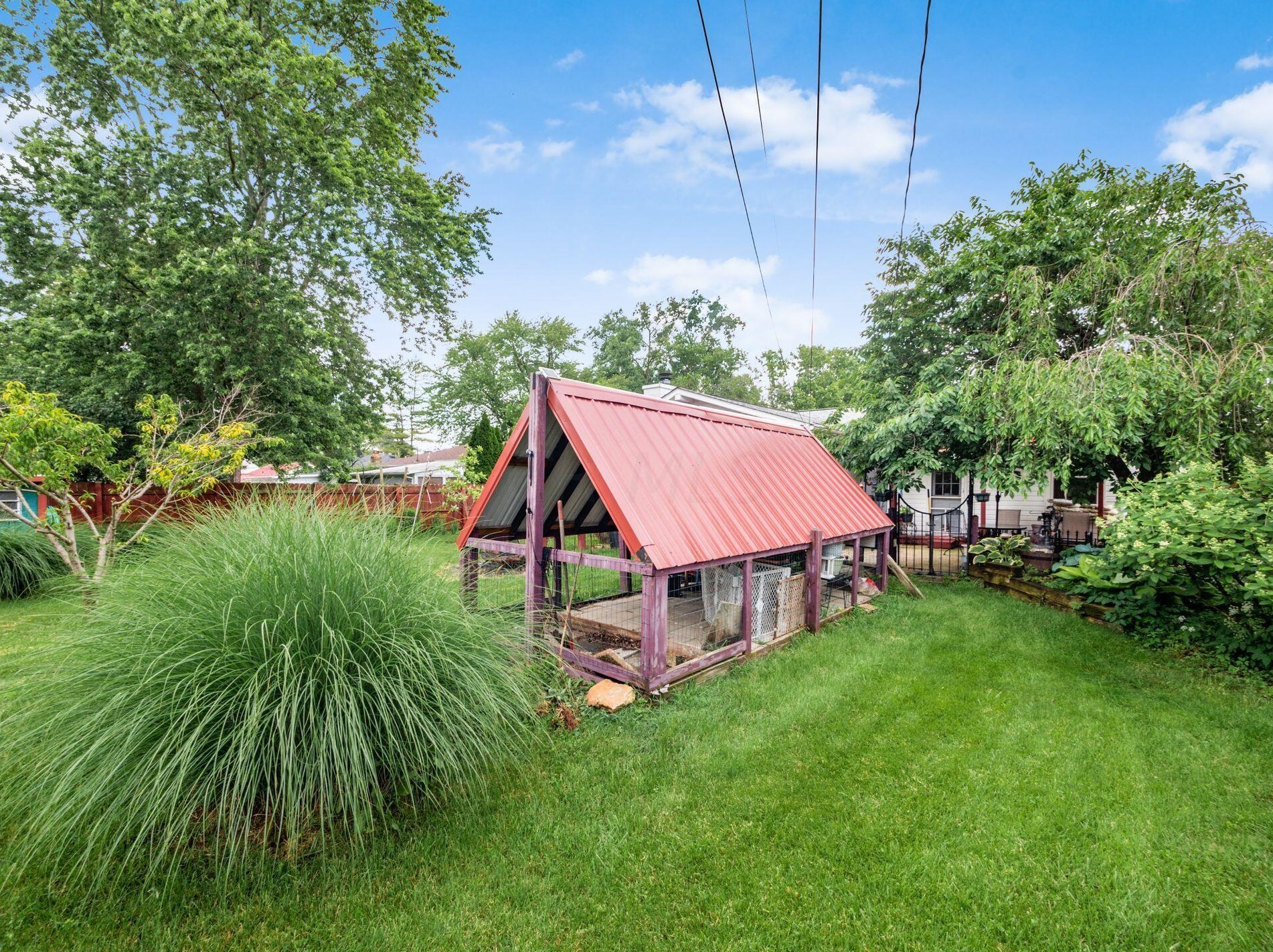 333 Buena Vis Ave, Columbus OH 43228-1189 exterior