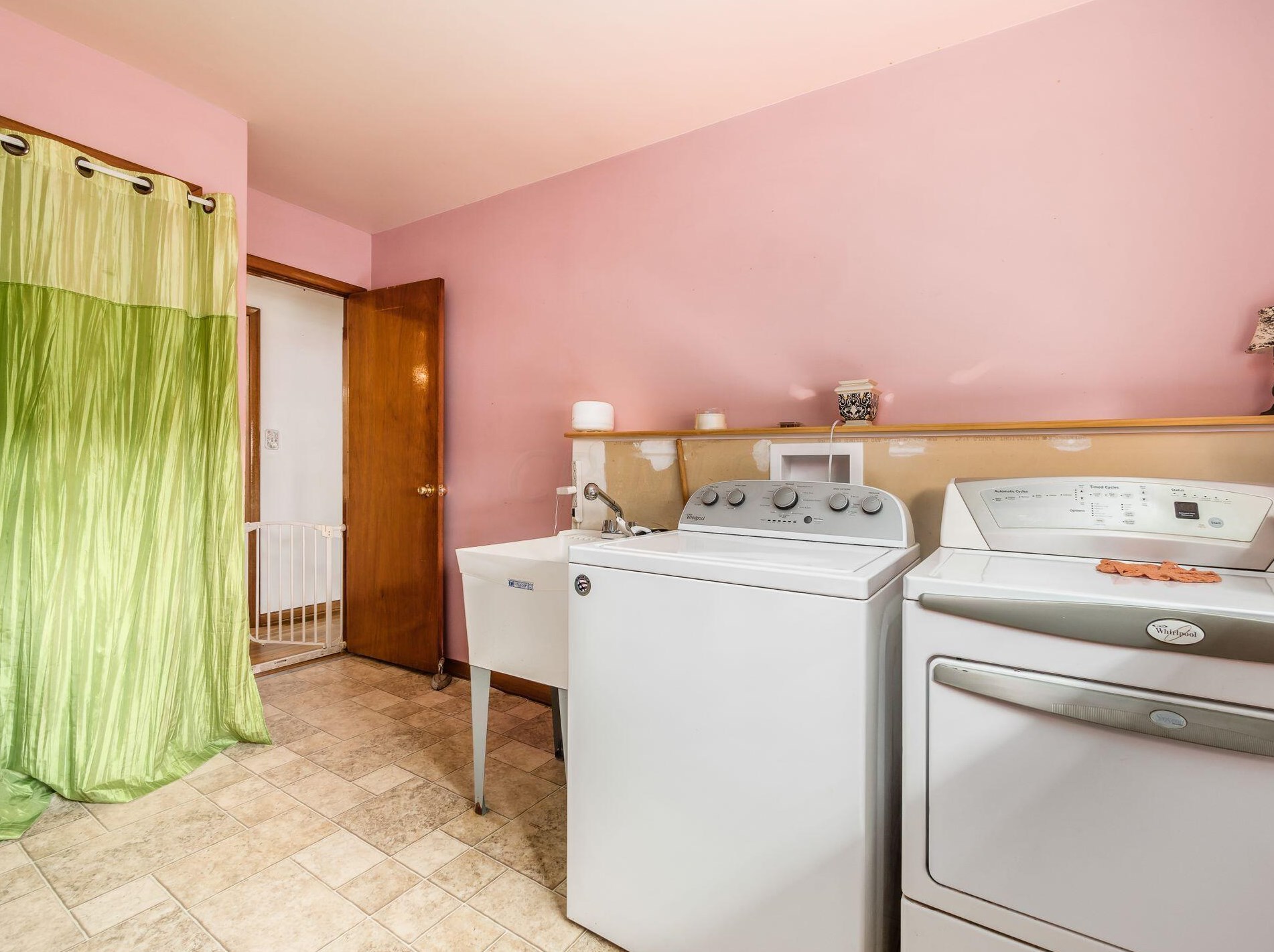 333 Buena Vis Ave, Columbus OH 43228-1189 exterior