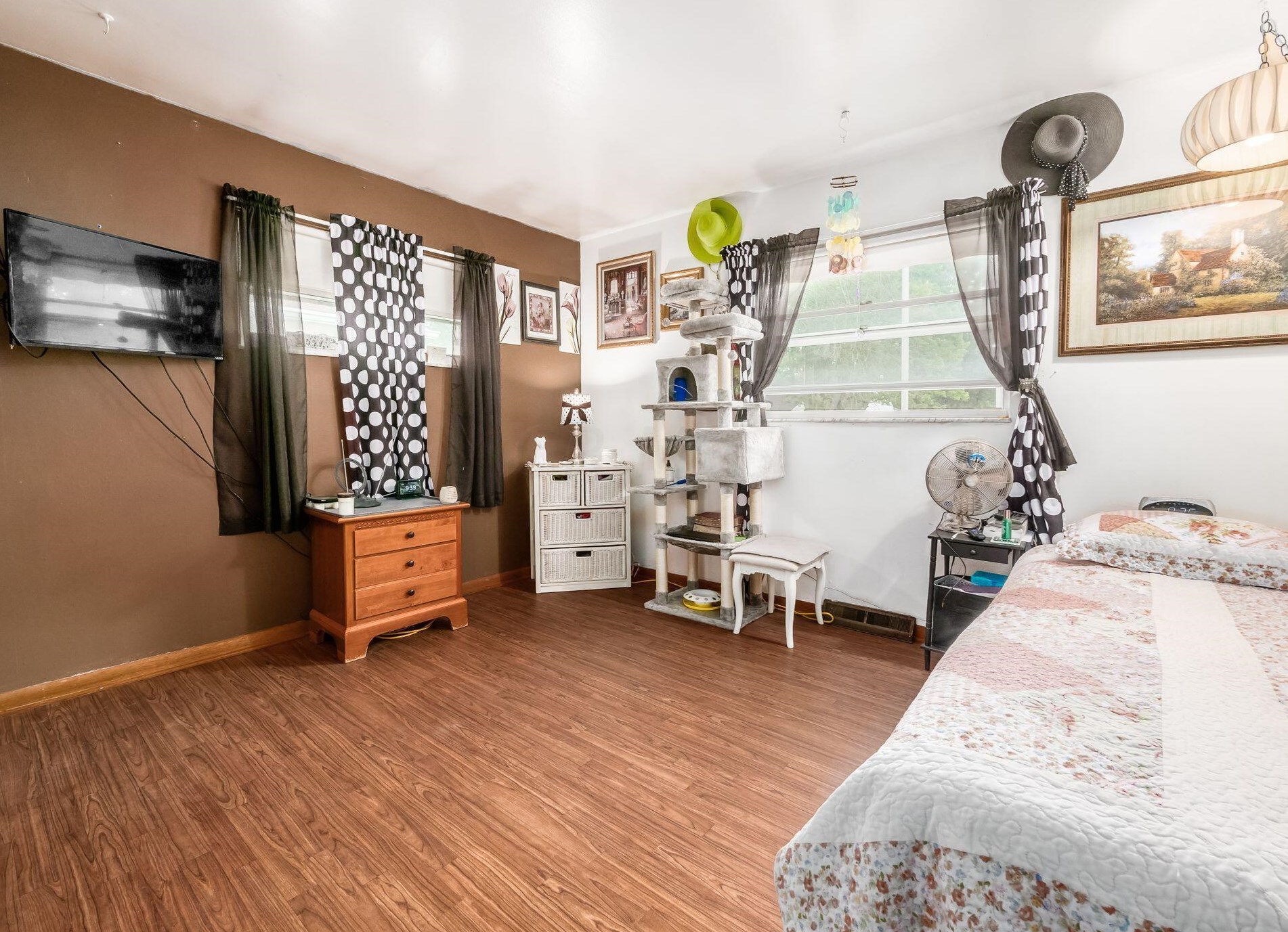 333 Buena Vis Ave, Columbus OH 43228-1189 exterior