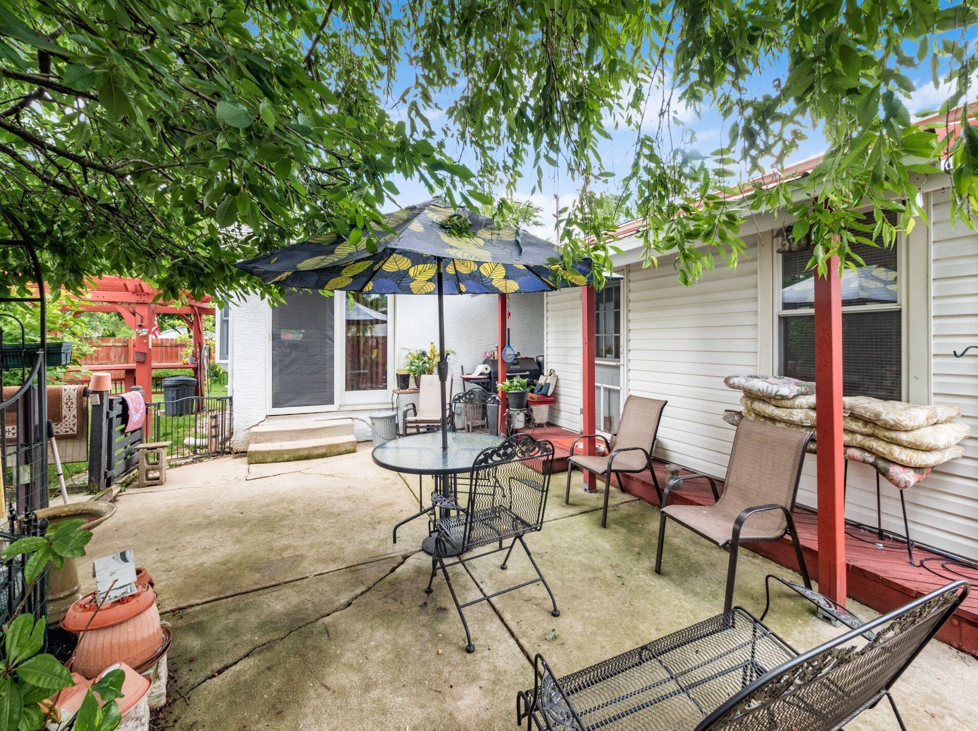 333 Buena Vis Ave, Columbus OH 43228-1189 exterior