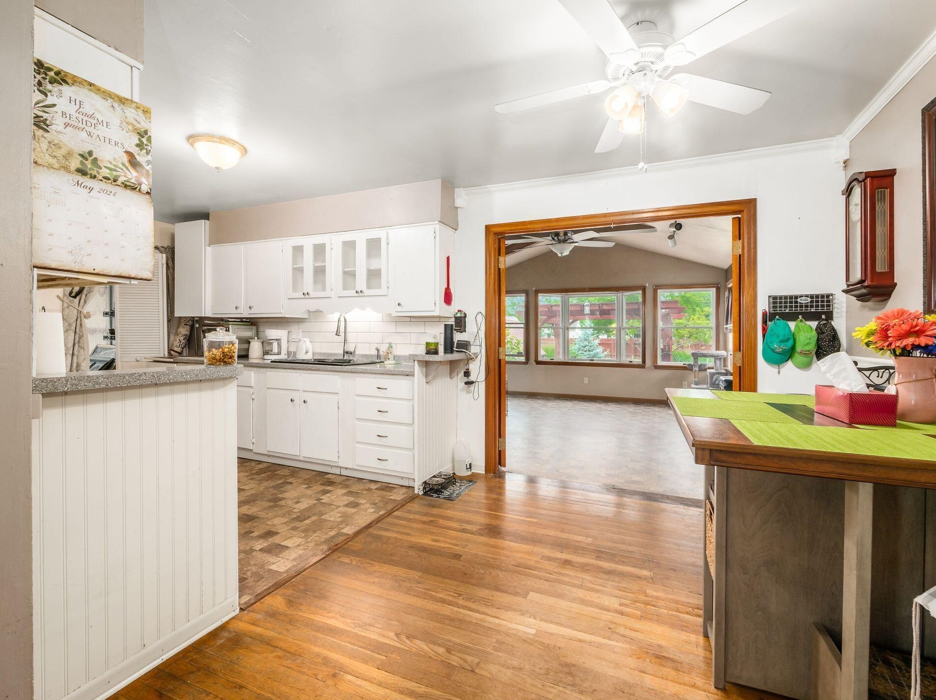 333 Buena Vis Ave, Columbus OH 43228-1189 exterior