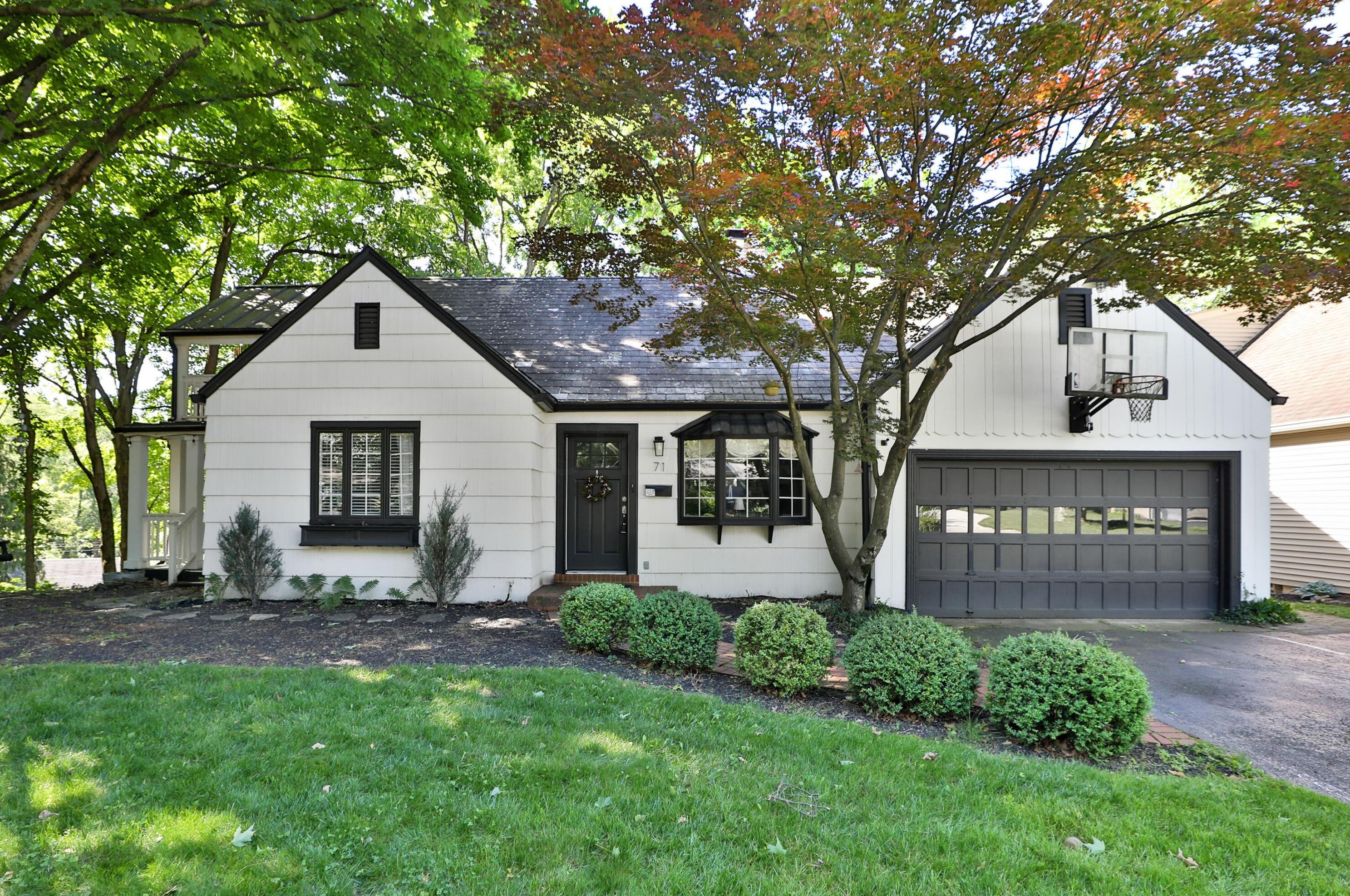 71 E Southington Ave, Sharon Township, OH 43085