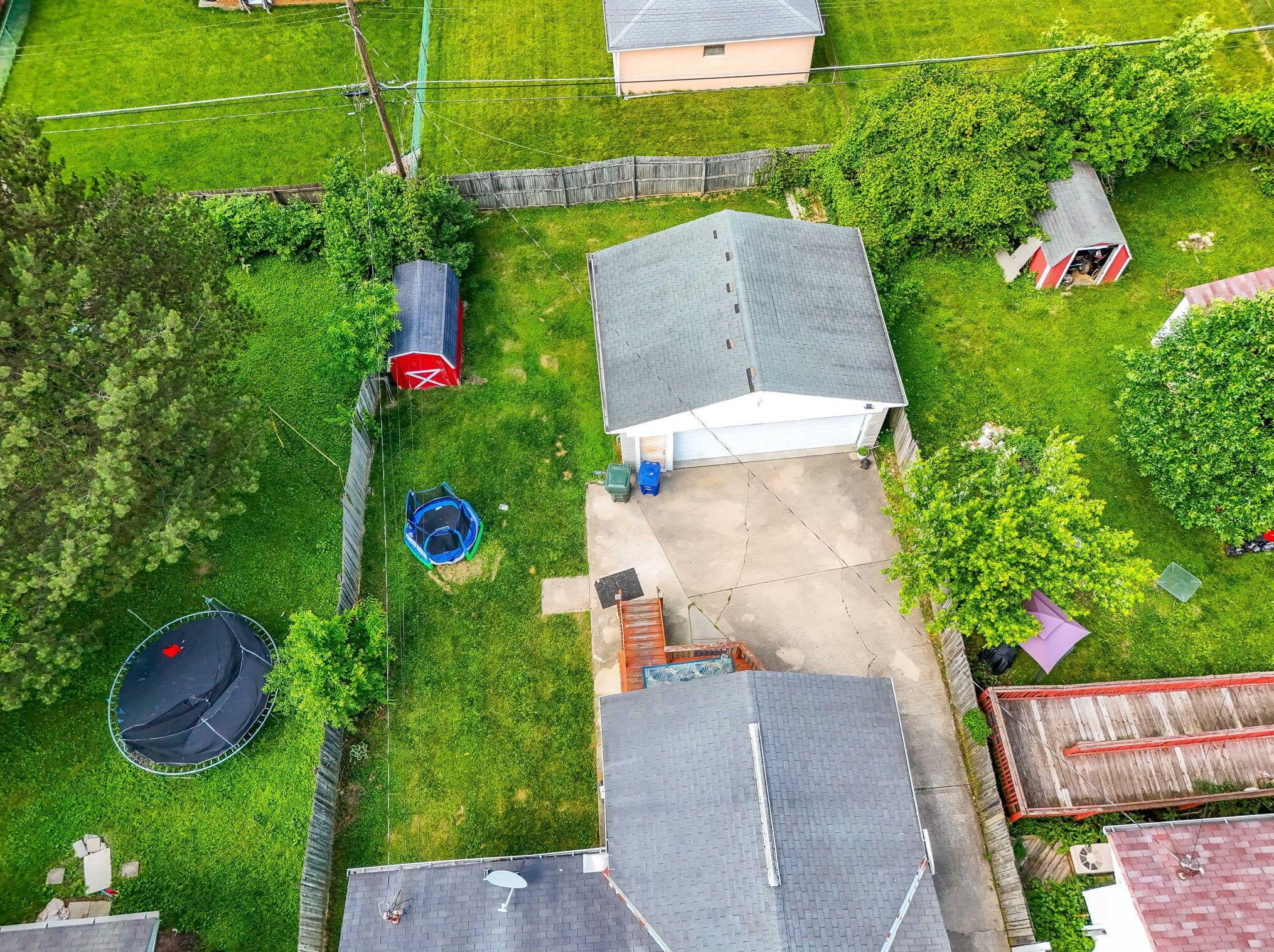 2176 Lisa Dr, Columbus OH 43219-2035 exterior