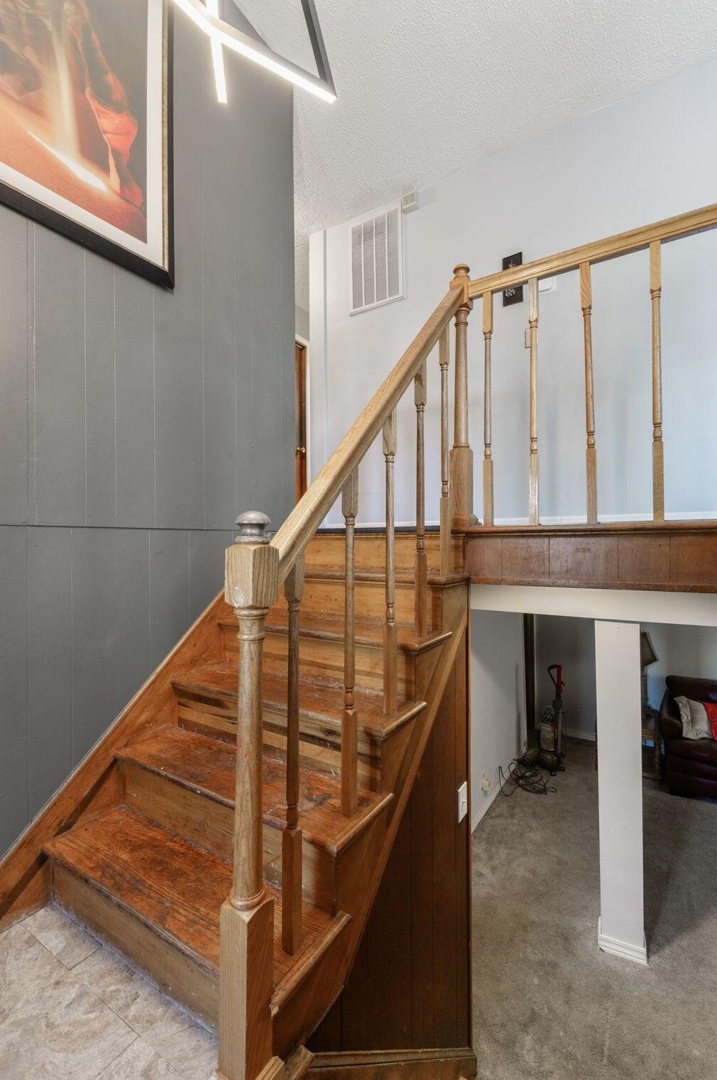 2176 Lisa Dr, Columbus OH 43219-2035 exterior