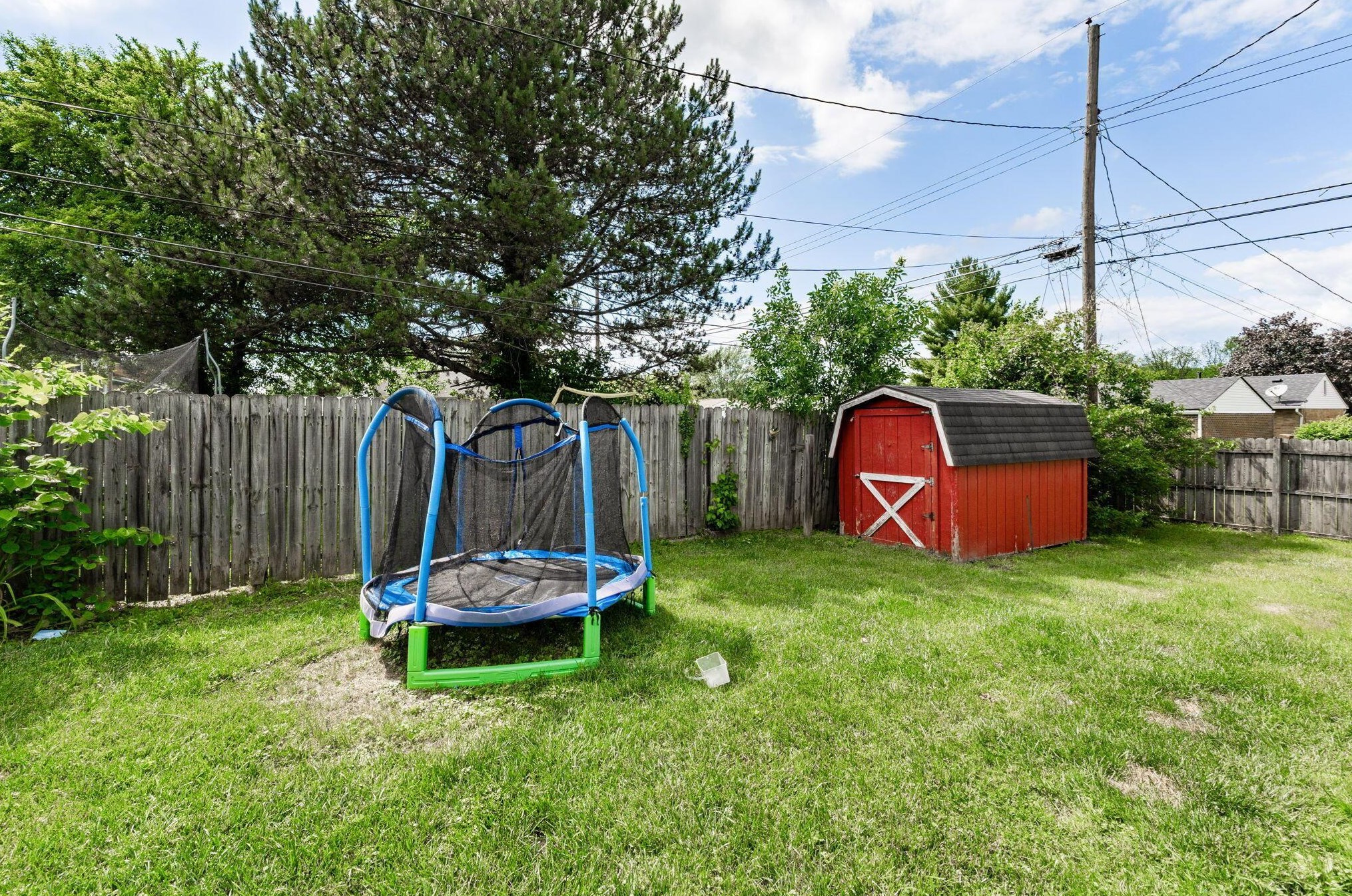 2176 Lisa Dr, Columbus OH 43219-2035 exterior