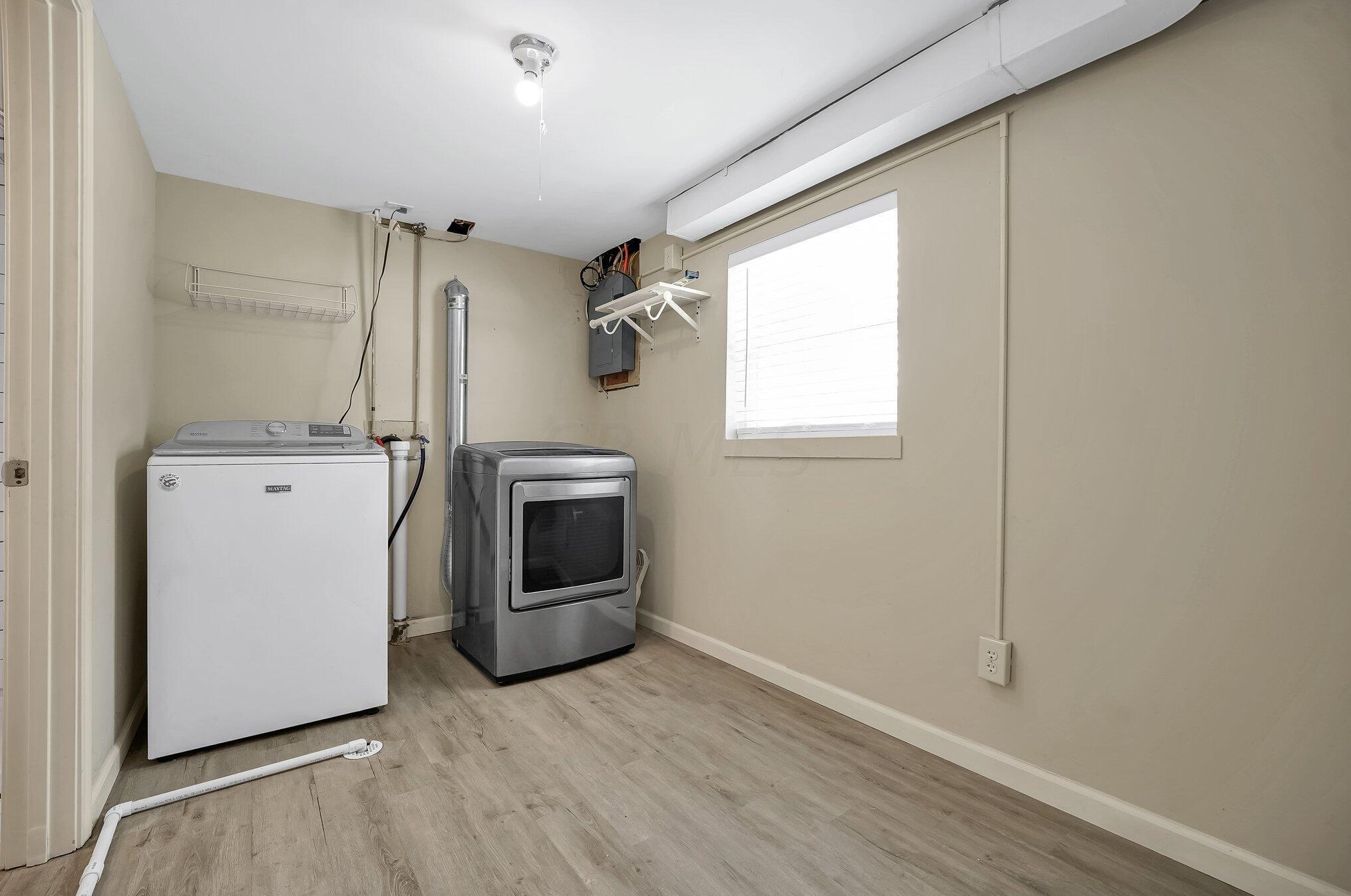 991 Wedgewood Dr, Columbus OH  43228-3142 exterior